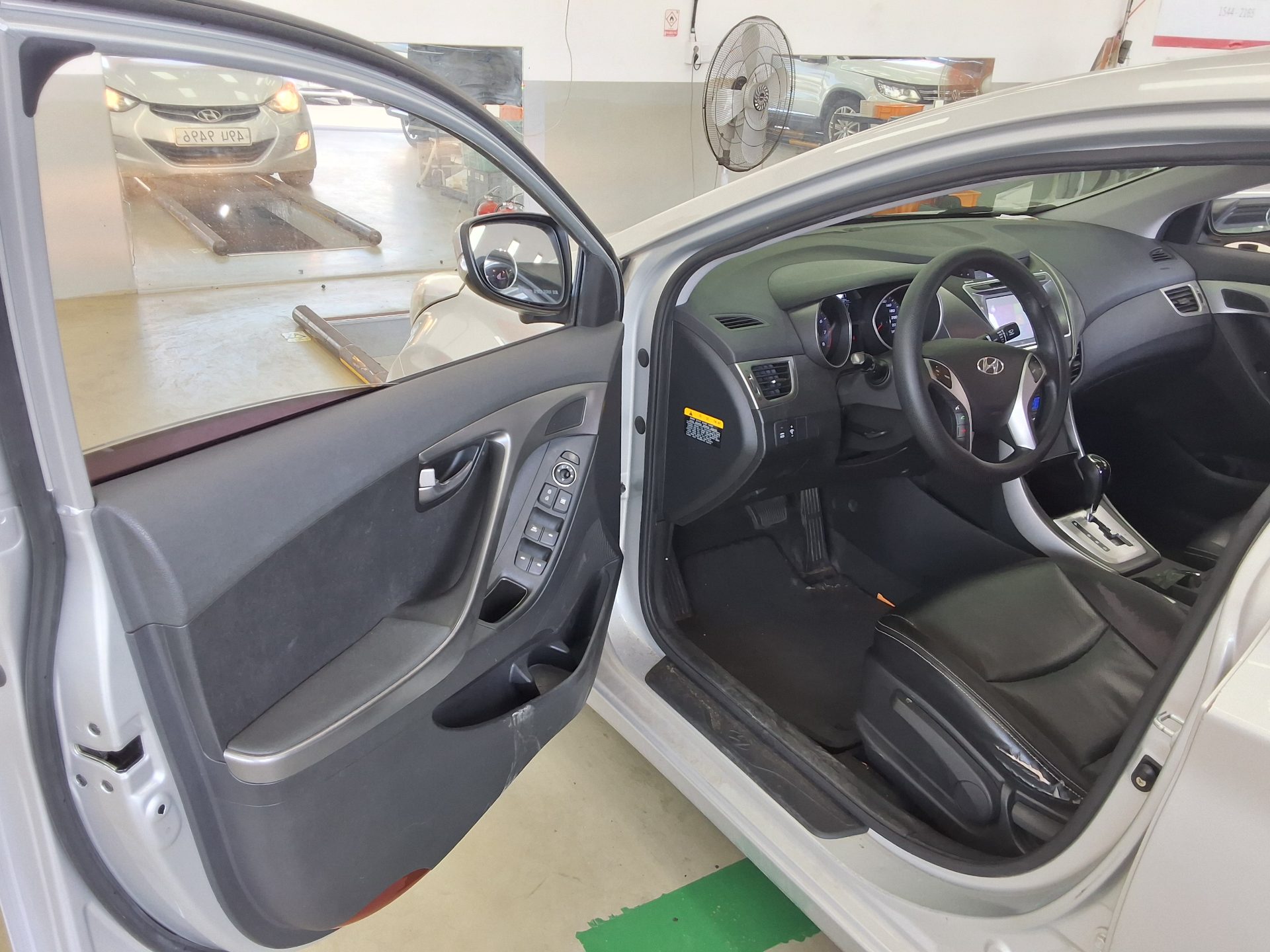HYUNDAI AVANTE MD M16 GDi LUXURY 2011 - zdjęcie 10