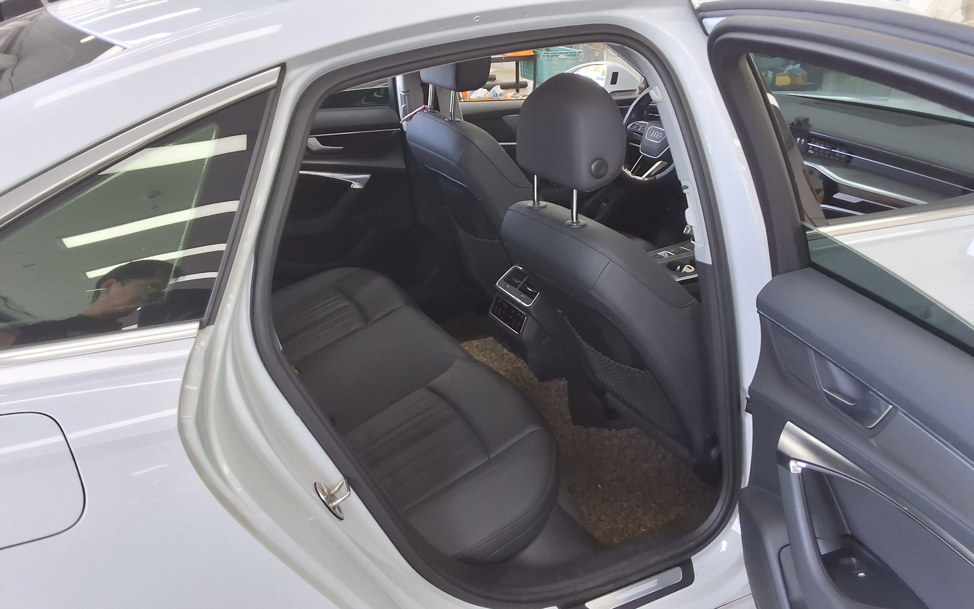 AUDI A6 (5TH GEN) 40 TDI 2021 - zdjęcie 13