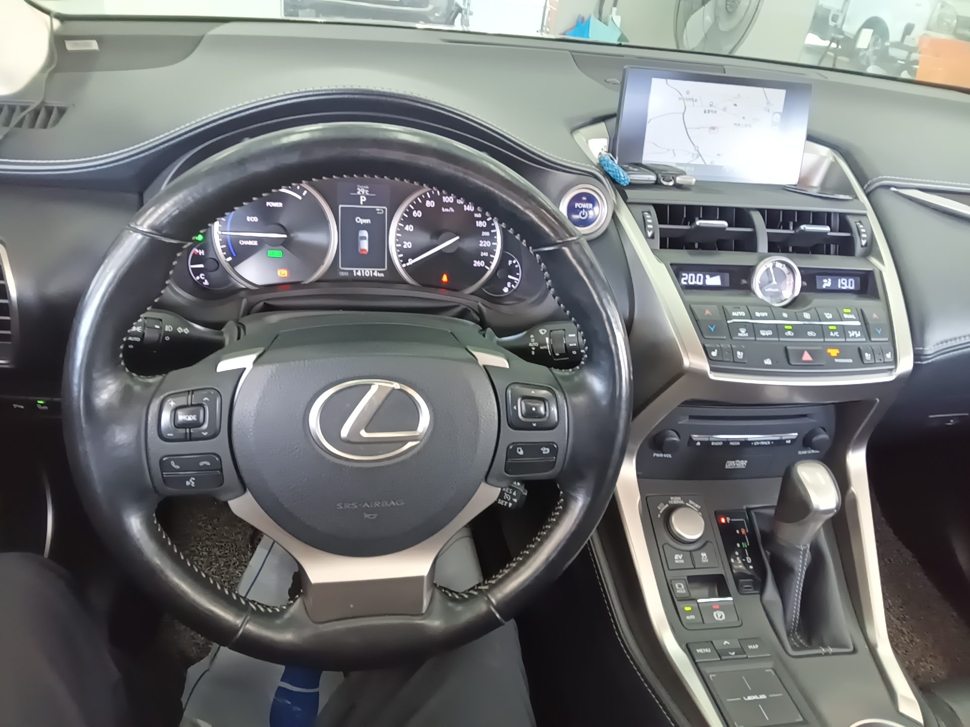 LEXUS NX 300h 2017 - zdjęcie 17