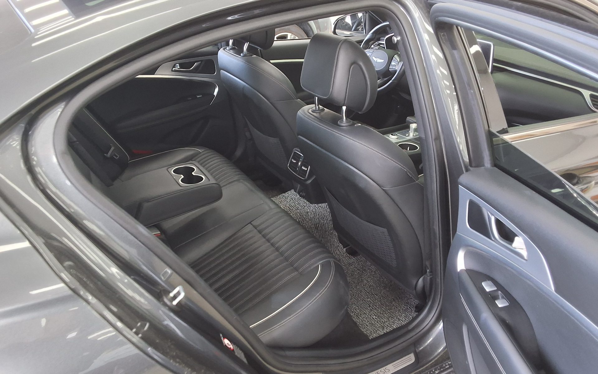 GENESIS G70 3.3T SPORTS AWD ADVANCED 2018 - zdjęcie 13