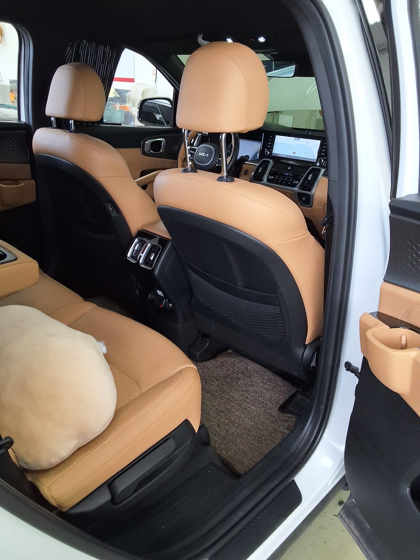 KIA NEW SORENTO (MQ4) 2.2 DIESEL 2WD NOBLESSE 2023 - zdjęcie 13