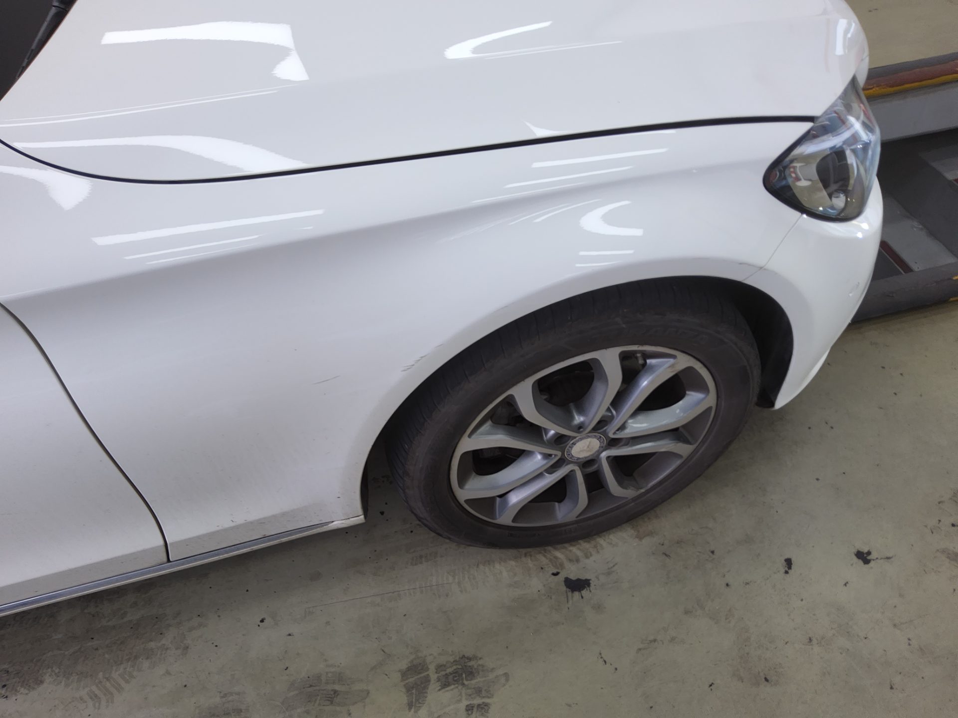 MERCEDES-BENZ C-CLASS (4TH GEN) C220 CDI BLUETEC AVANTGARDE 2015 - zdjęcie 24