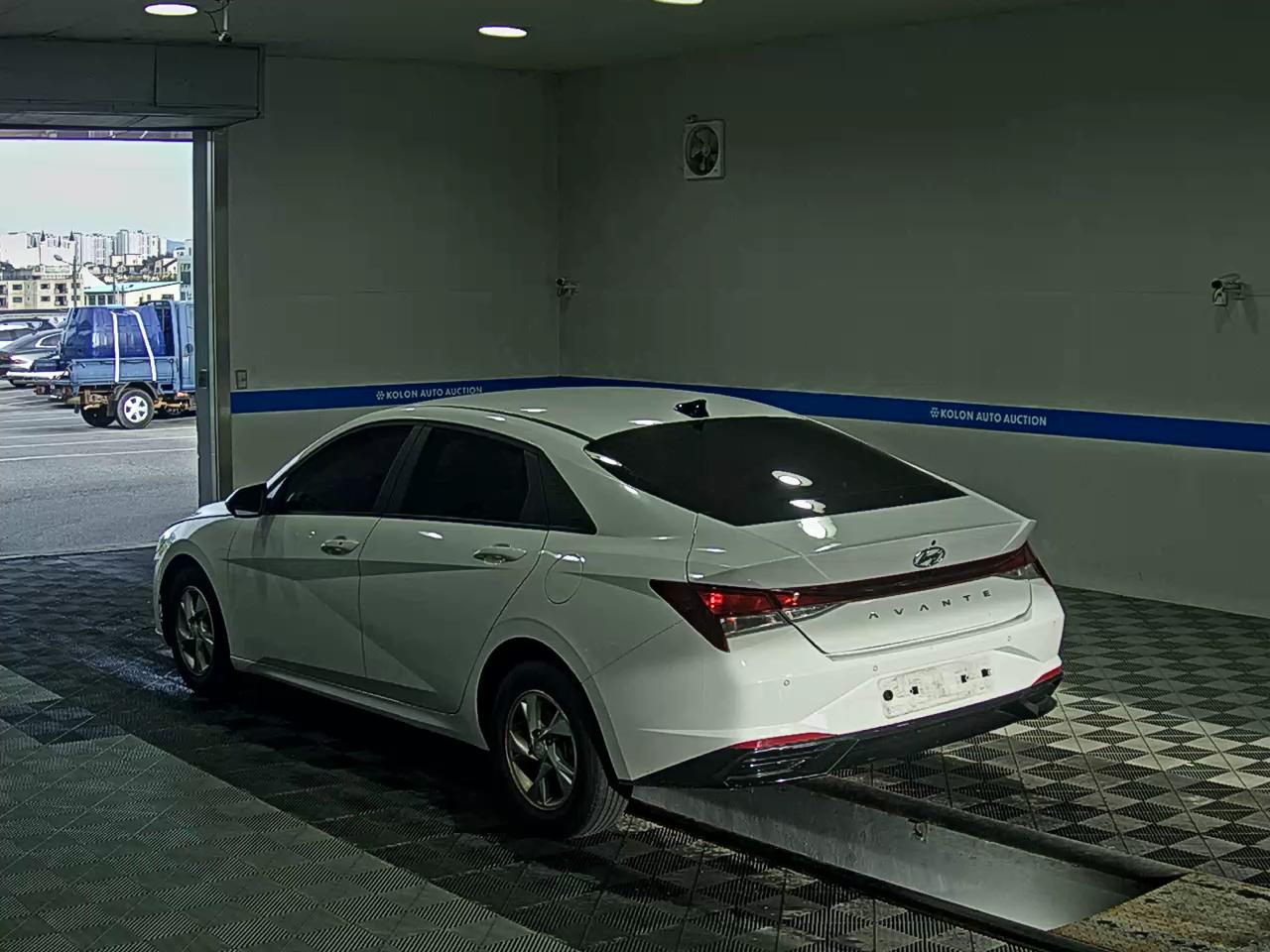 HYUNDAI AVANTE (CN7) 1.6 GASOLINE MODERN 2021 - zdjęcie 6