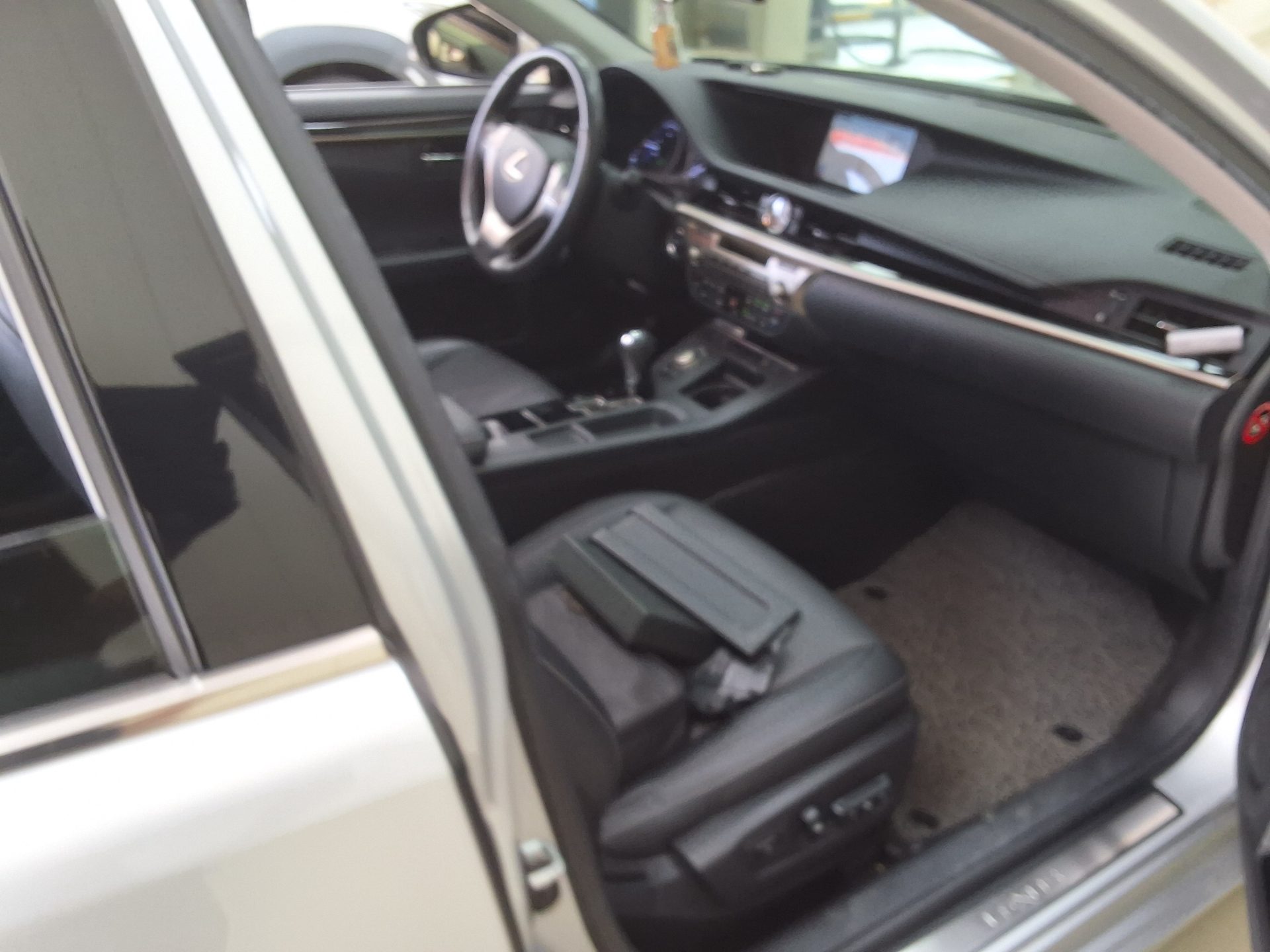 LEXUS ES (6TH GEN) 300h 2014 - zdjęcie 15