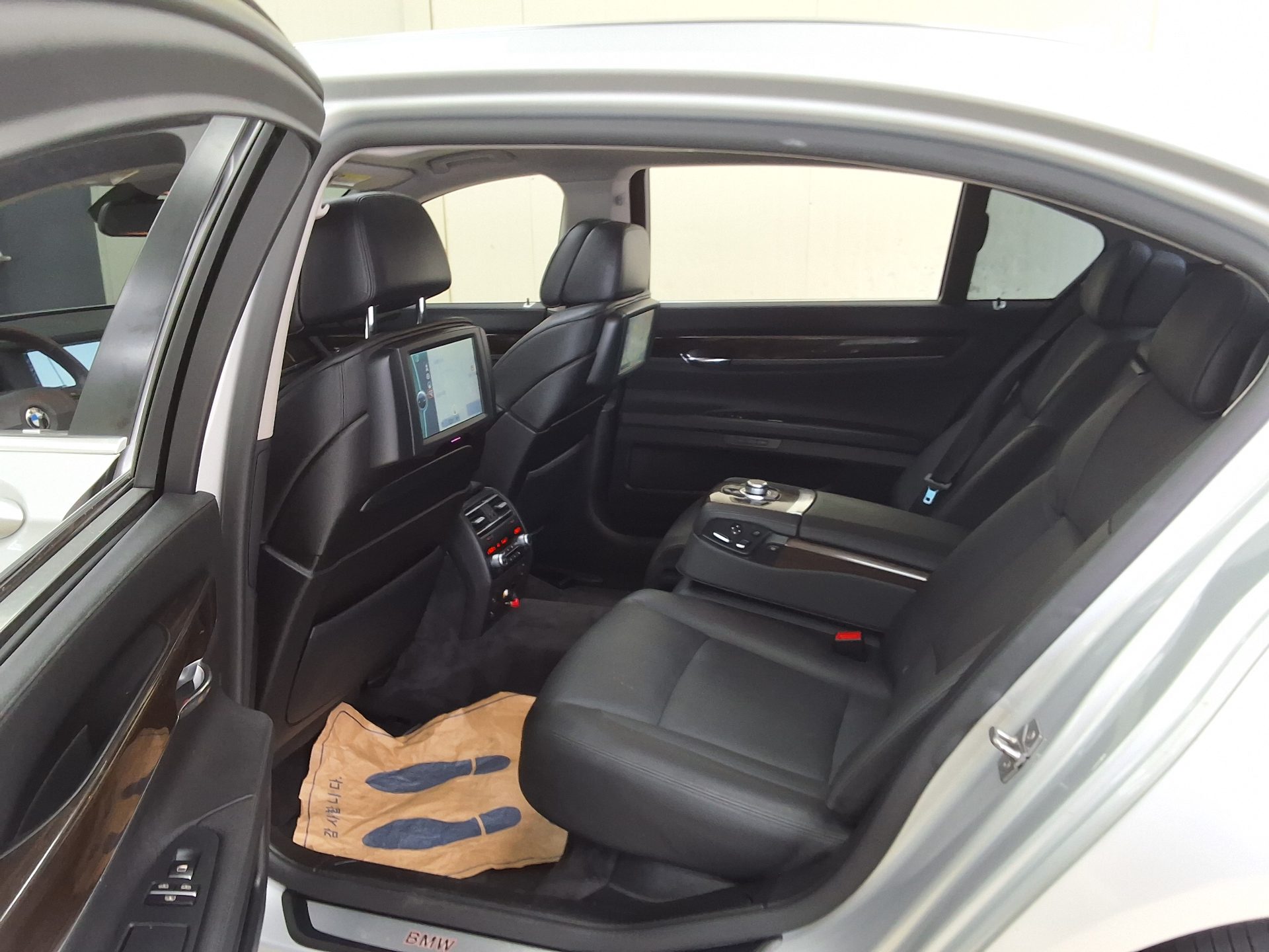 BMW 7 SERIES (5TH GEN) 740Li 2010 - zdjęcie 13