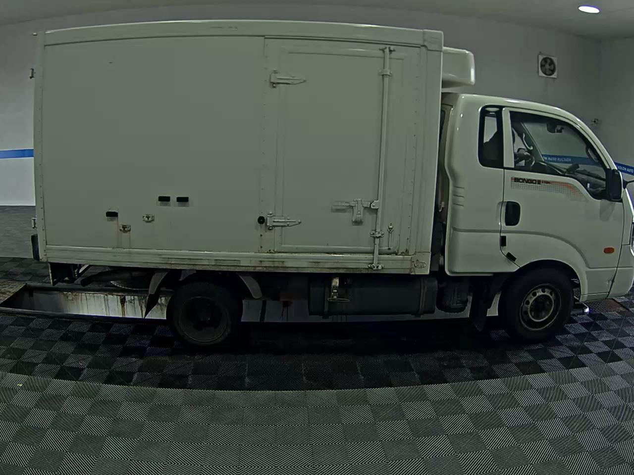 KIA BONGO III CARGO FREEZER BOX TRUCK 1 TON KING CAB 2014 - zdjęcie 4