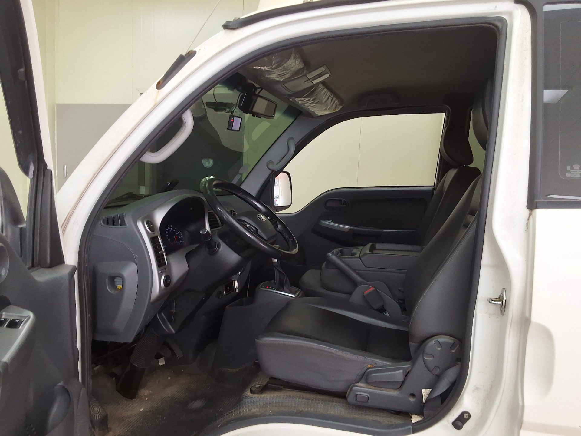 KIA THE NEW BONGO III CARGO WING BODY MANUAL 2020 - zdjęcie 11