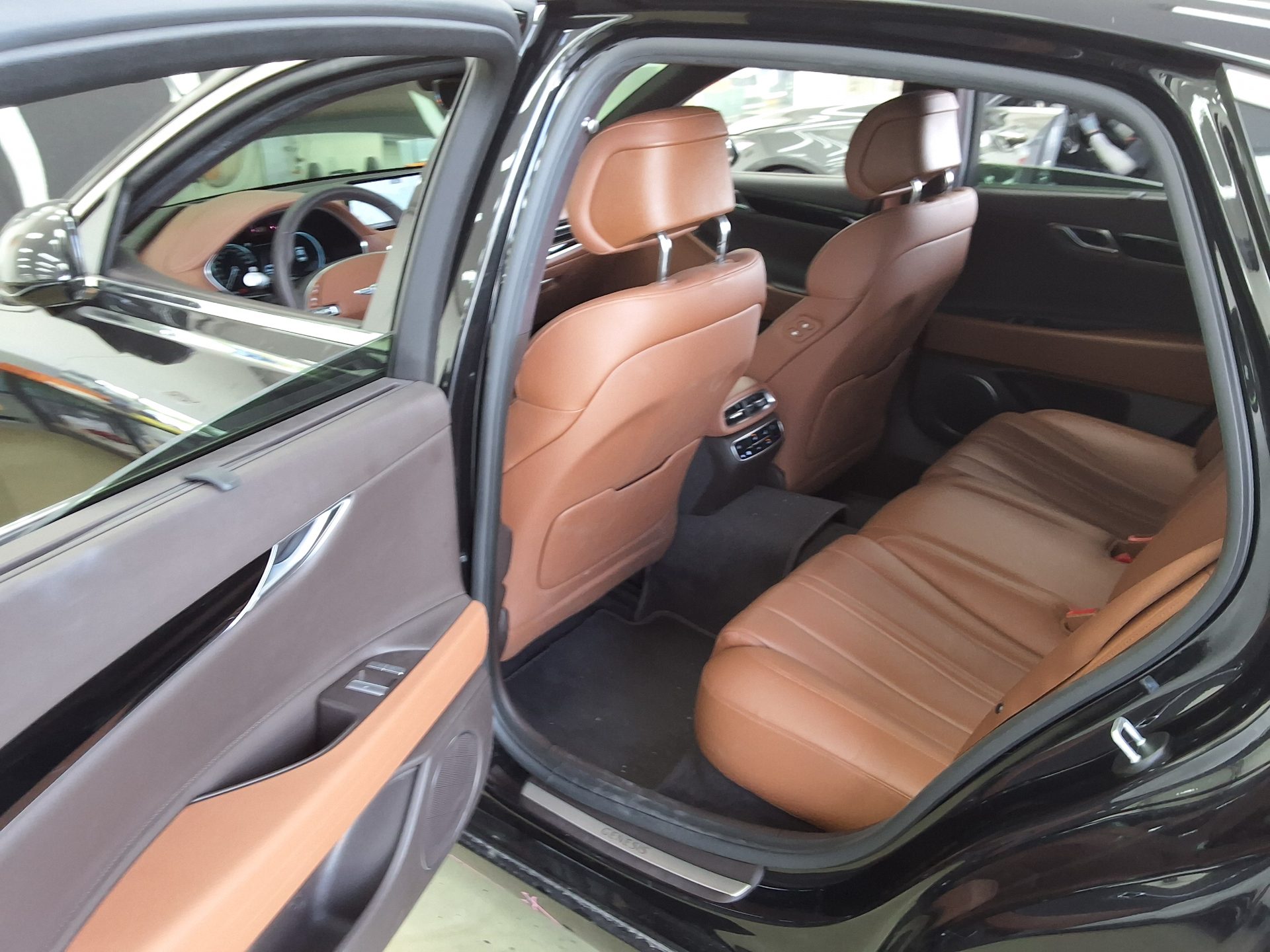 GENESIS THE ALL NEW G80 GASOLINE 2.5 2WD BASE MODEL 2024 - zdjęcie 12