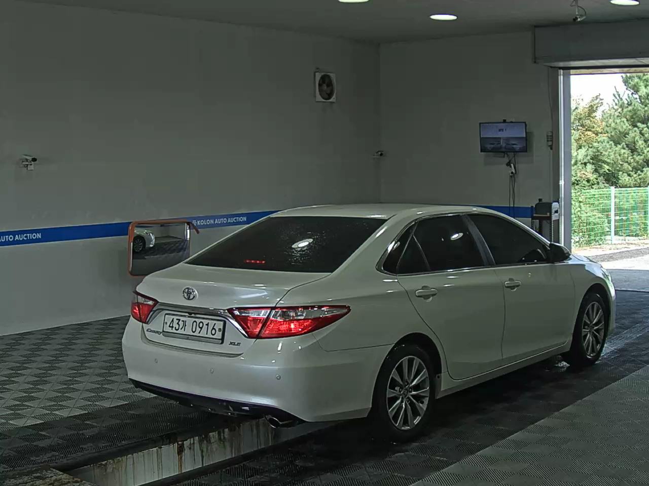 TOYOTA CAMRY (9TH GEN) 2.5 XLE 2015 - zdjęcie 5