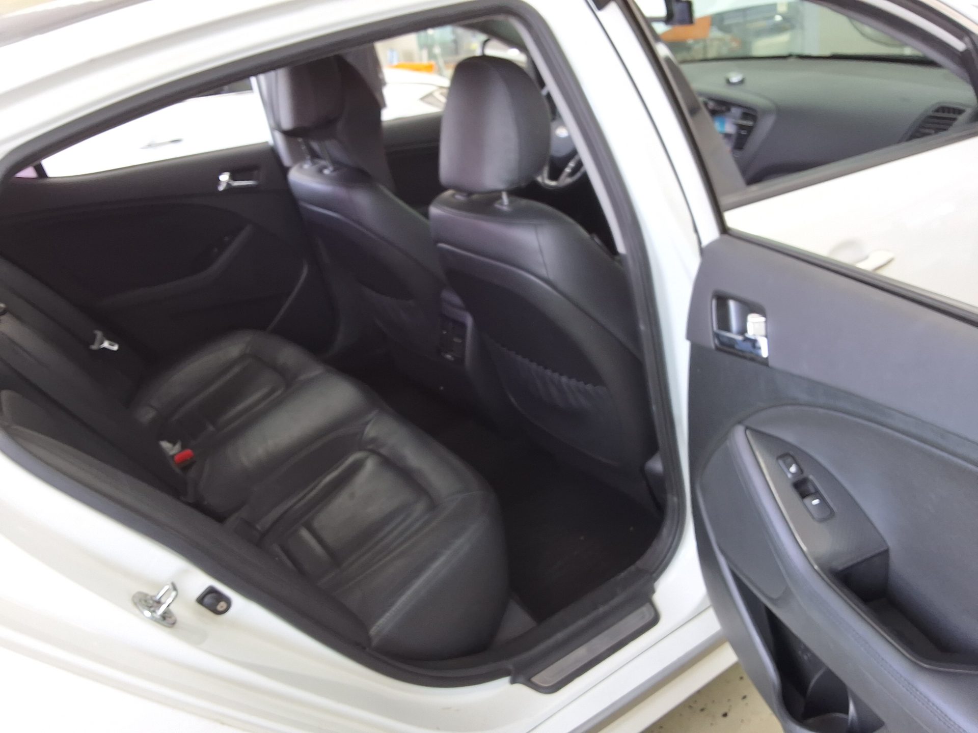 KIA K5 HYBRID PRESTIGE 2014 - zdjęcie 13