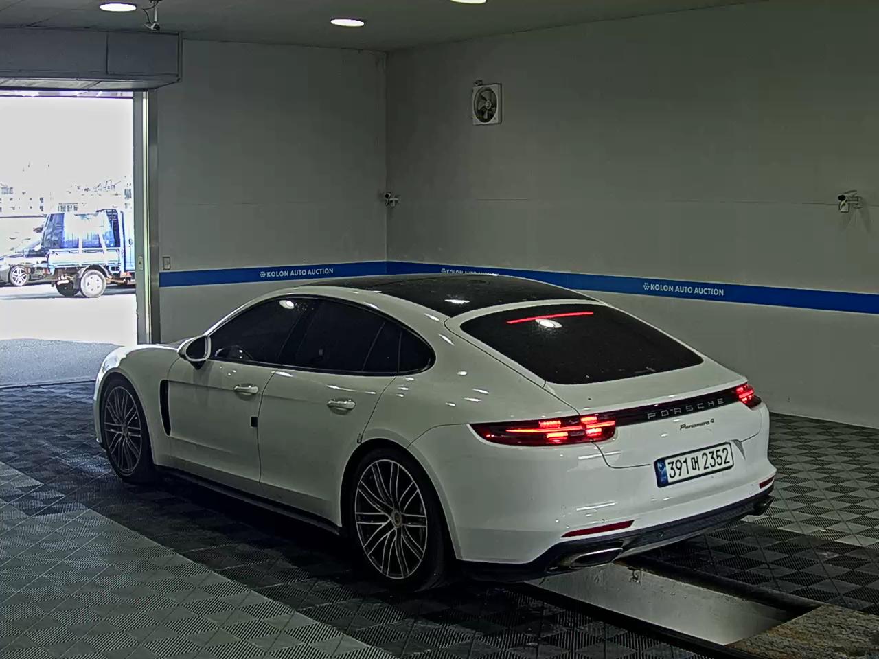 PORSCHE PANAMERA (2ND GEN) 3.0 4 2018 - zdjęcie 6