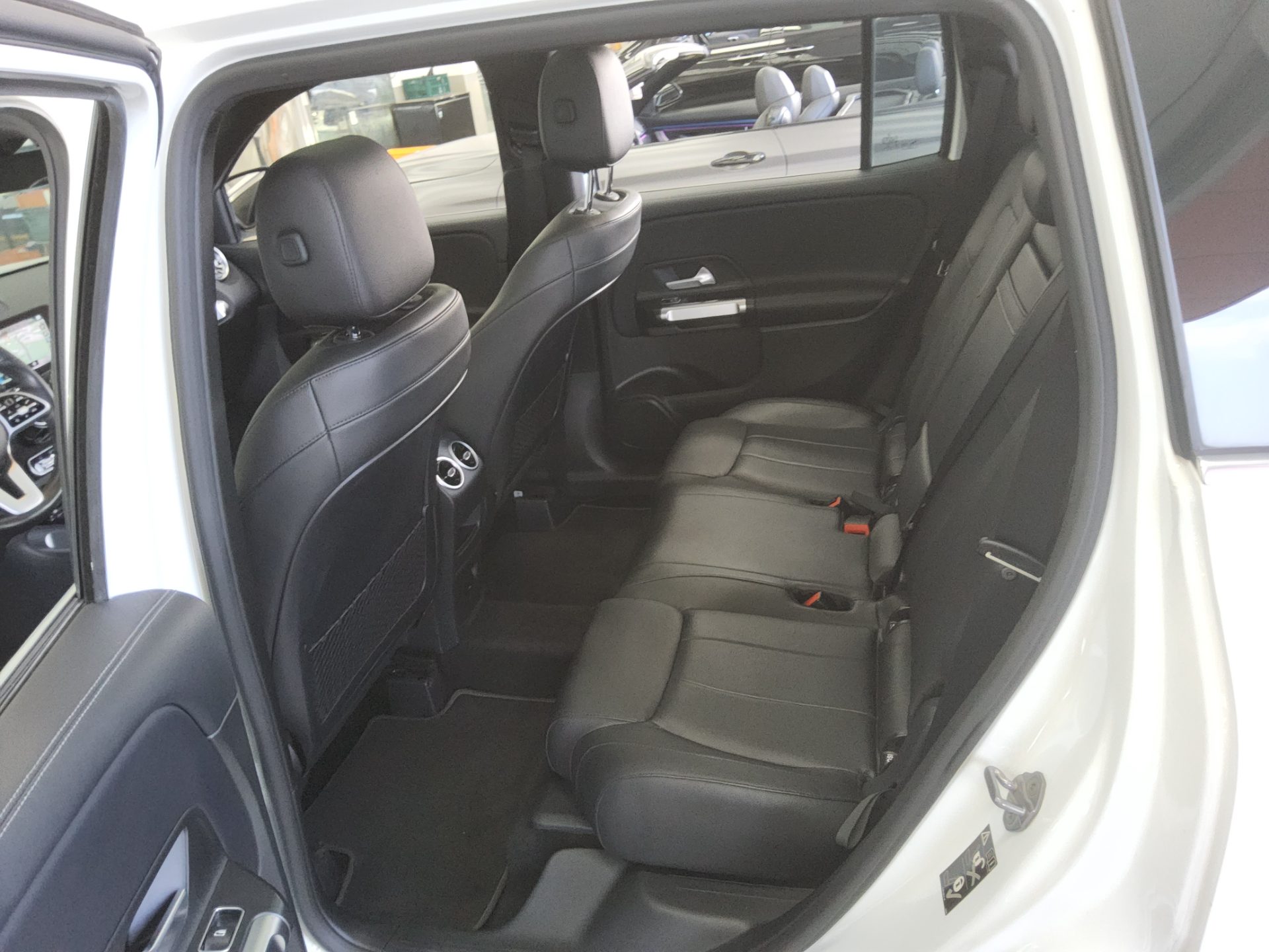 MERCEDES-BENZ GLB-CLASS GLB 220 2021 - zdjęcie 12