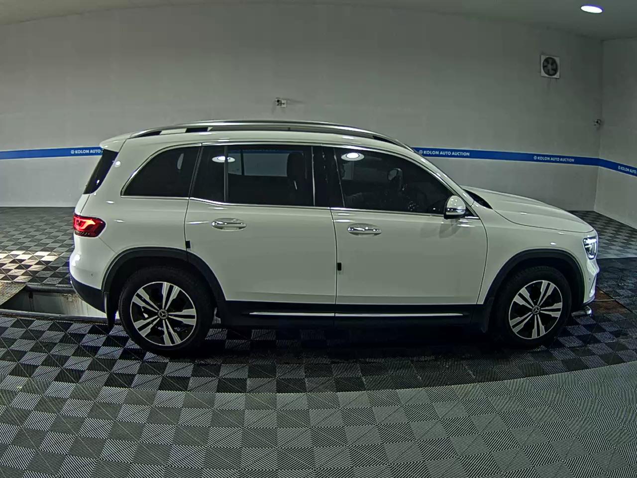 MERCEDES-BENZ GLB-CLASS GLB 220 2021 - zdjęcie 4