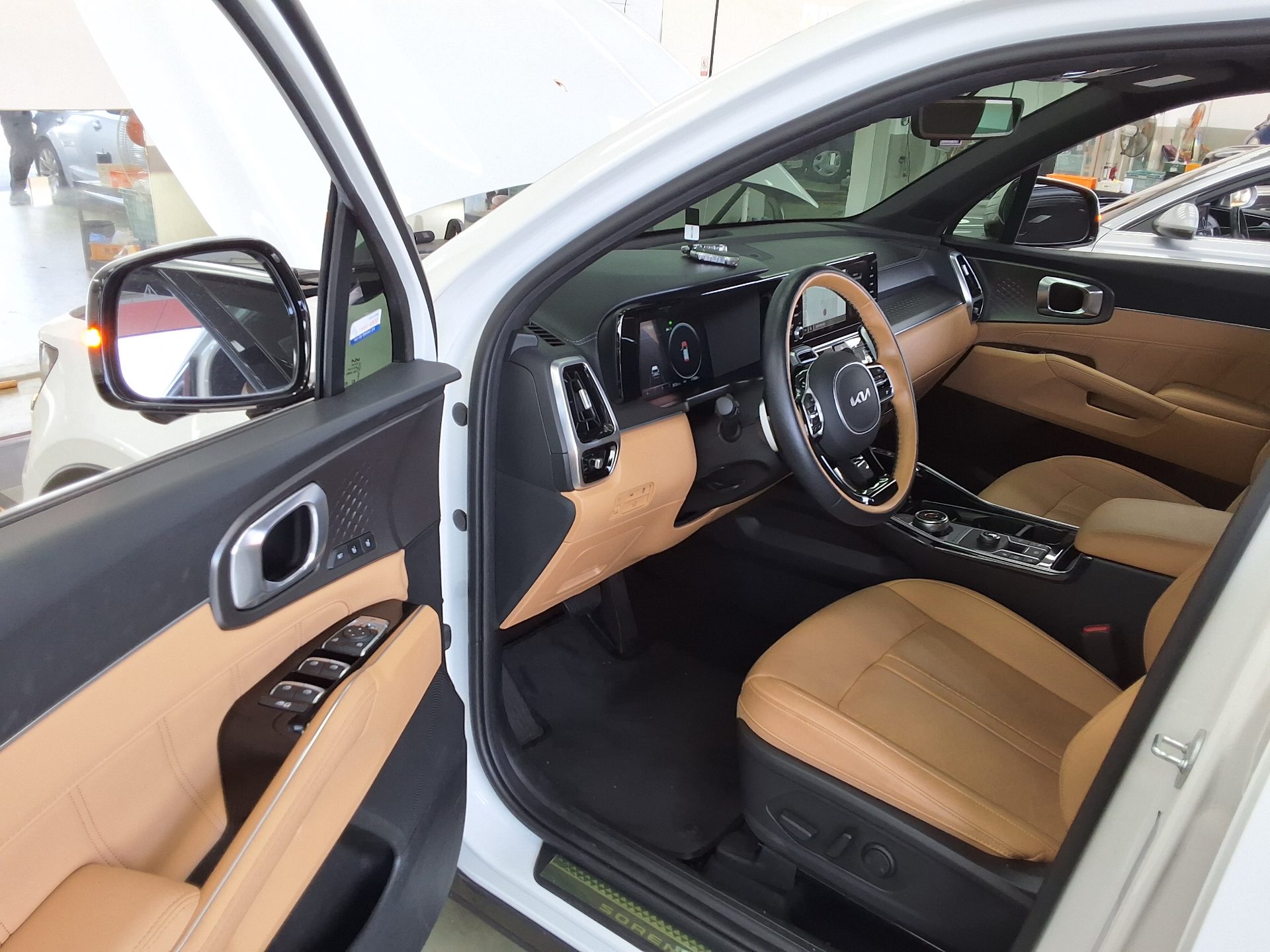 KIA NEW SORENTO HYBRID (MQ4) 1.6 HEV 2WD NOBLESSE 2023 - zdjęcie 10
