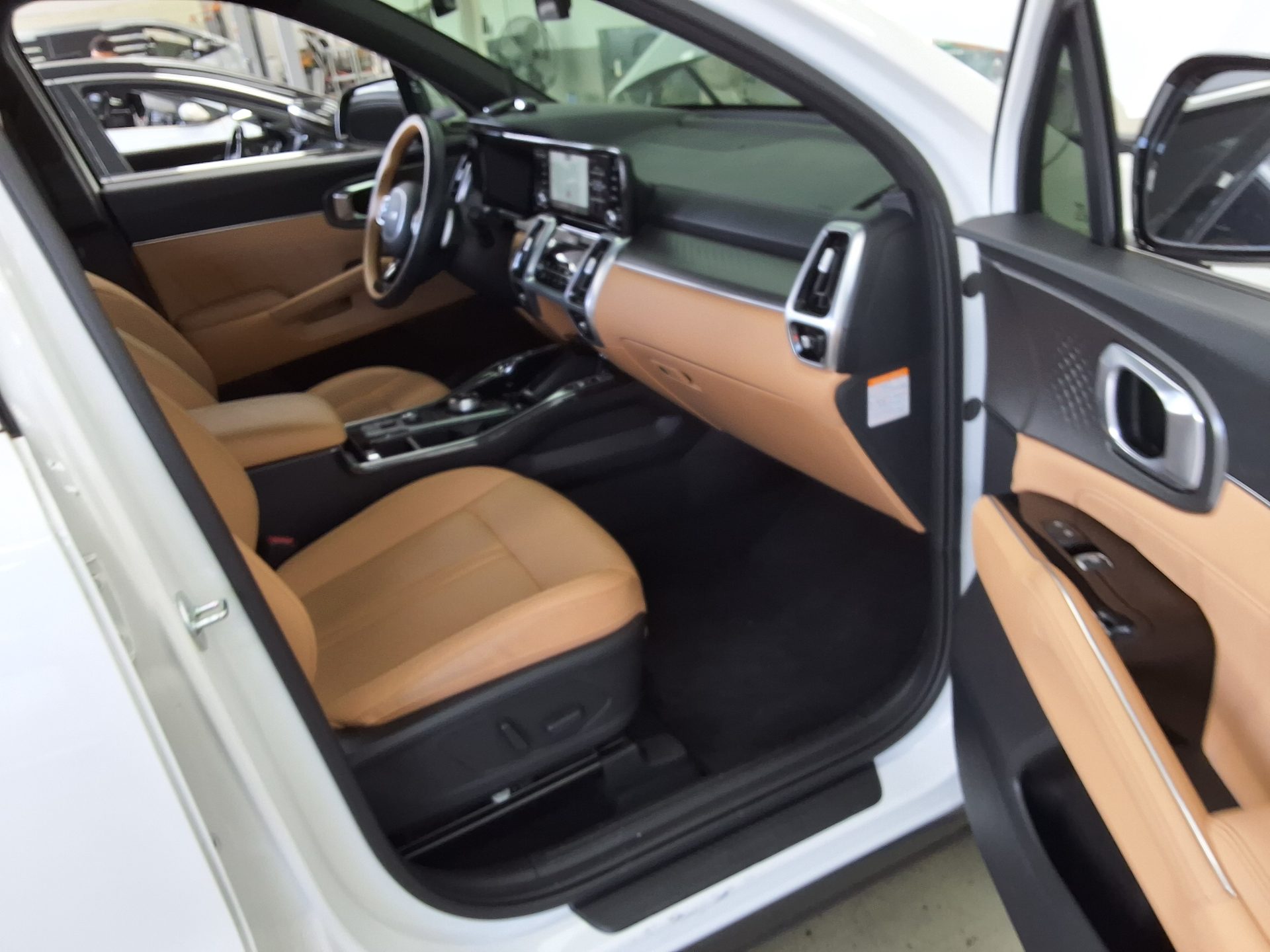 KIA NEW SORENTO HYBRID (MQ4) 1.6 HEV 2WD NOBLESSE 2023 - zdjęcie 14