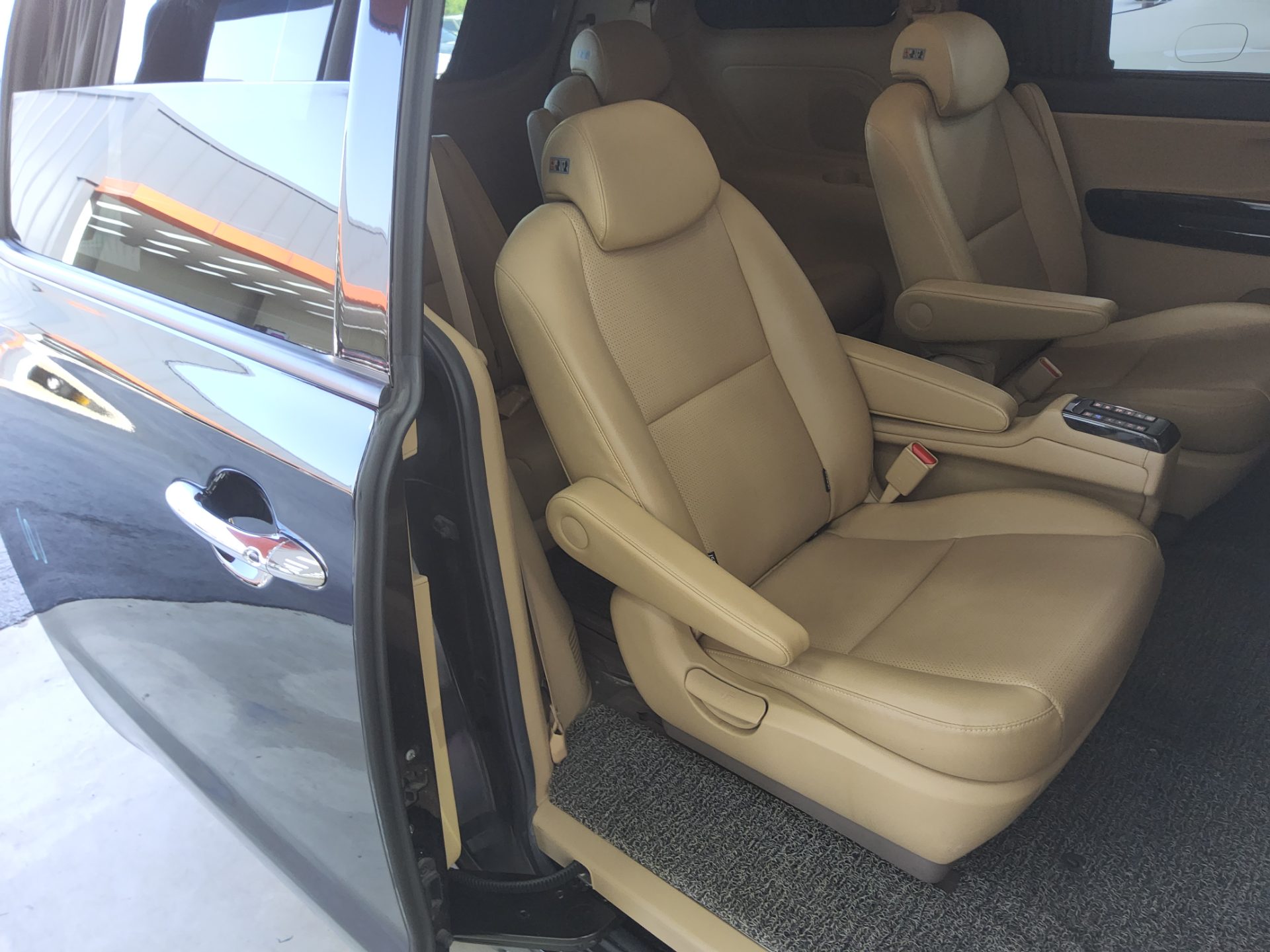 KIA THE NEW CARNIVAL HI-LIMOUSINE 9-SEATER DIESEL PRESTIGE 2019 - zdjęcie 13
