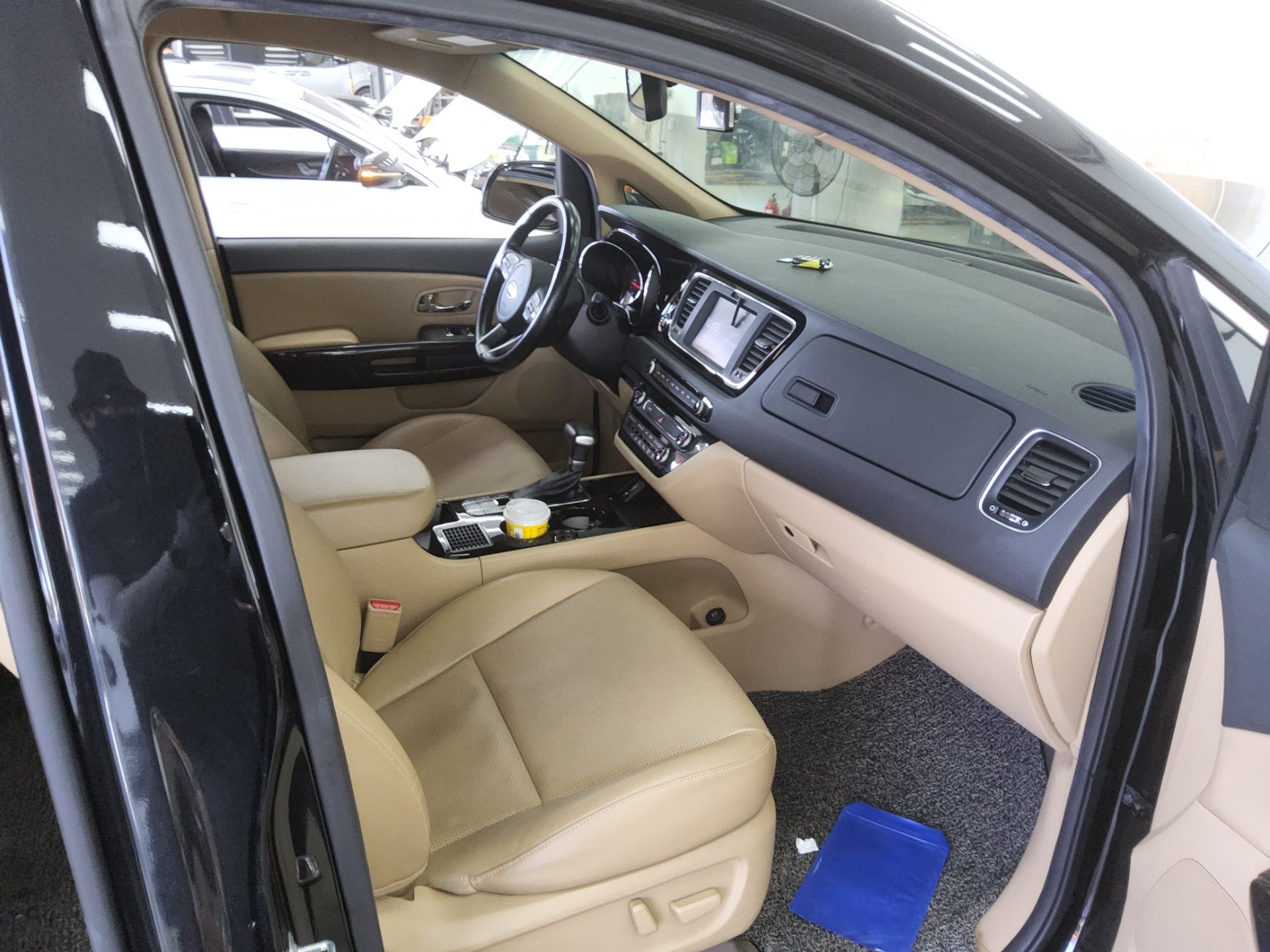 KIA THE NEW CARNIVAL HI-LIMOUSINE 9-SEATER DIESEL PRESTIGE 2019 - zdjęcie 14