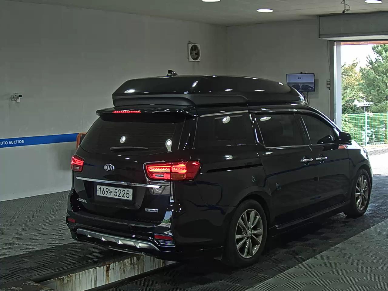 KIA THE NEW CARNIVAL HI-LIMOUSINE 9-SEATER DIESEL PRESTIGE 2019 - zdjęcie 5