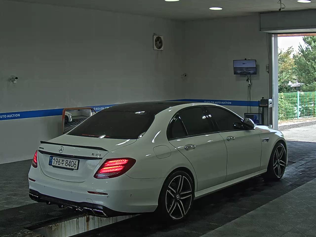 MERCEDES-BENZ E-CLASS (5TH GEN) E63 AMG 4MATIC+ 2019 - zdjęcie 5