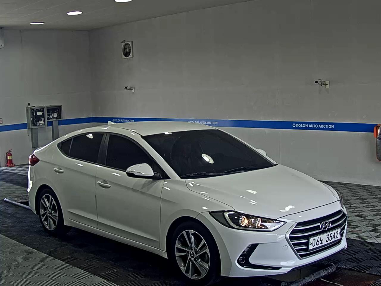 HYUNDAI AVANTE AD 1.6 GDi VALUE PLUS 2018 - zdjęcie 3
