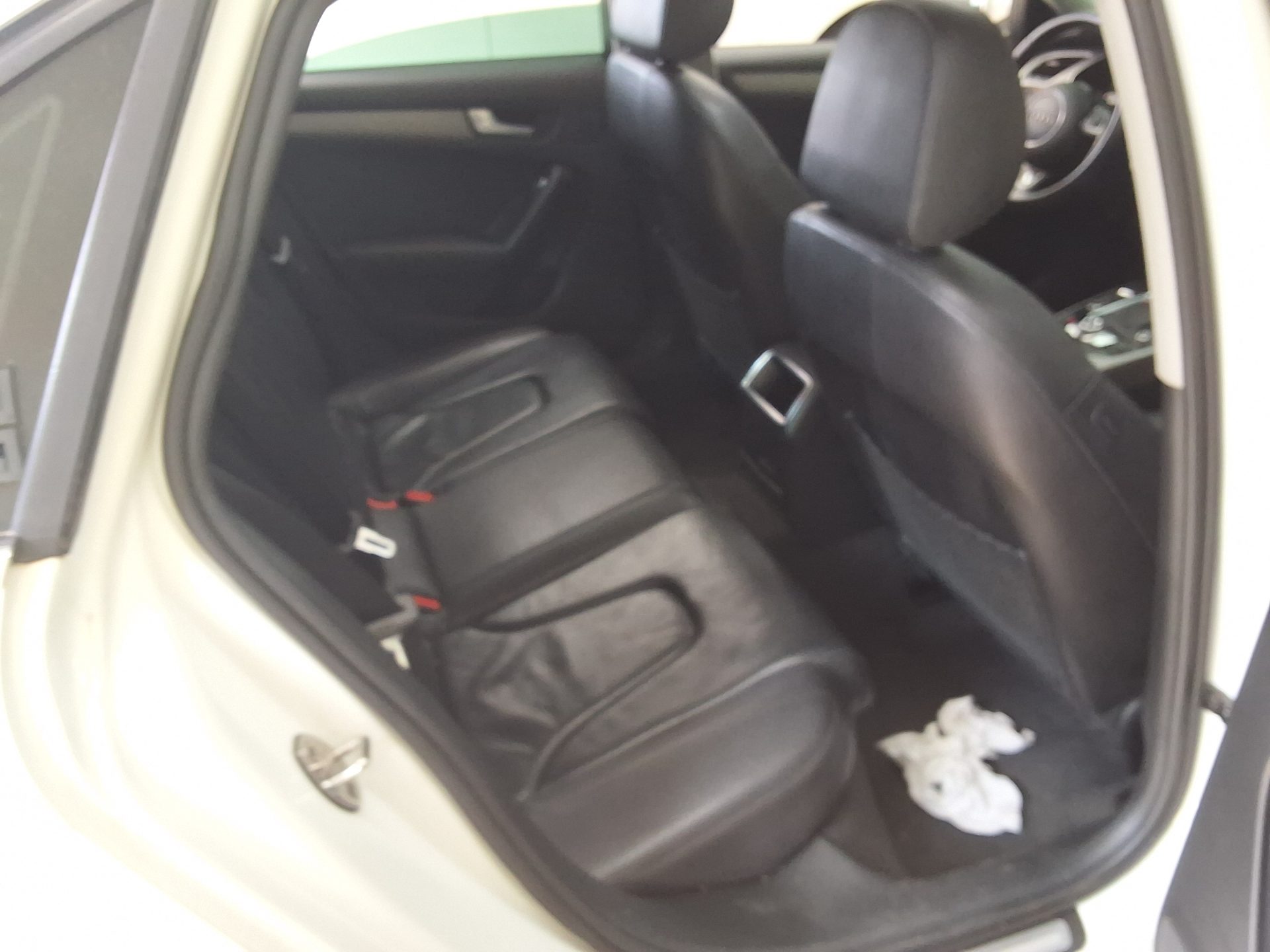 AUDI A4 (4TH GEN) 30 TDI DYNAMIC 2015 - zdjęcie 14