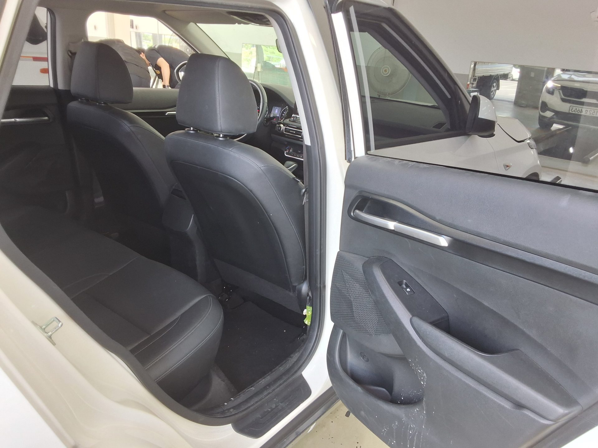 KIA SELTOS 1.6 GASOLINE 2WD TRENDY 2023 - zdjęcie 13