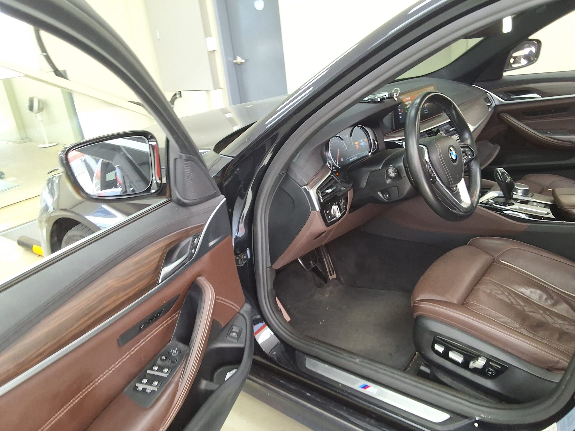 BMW 5 SERIES (7TH GEN) 530i xDRIVE M SPORT PACK PLUS 2018 - zdjęcie 11