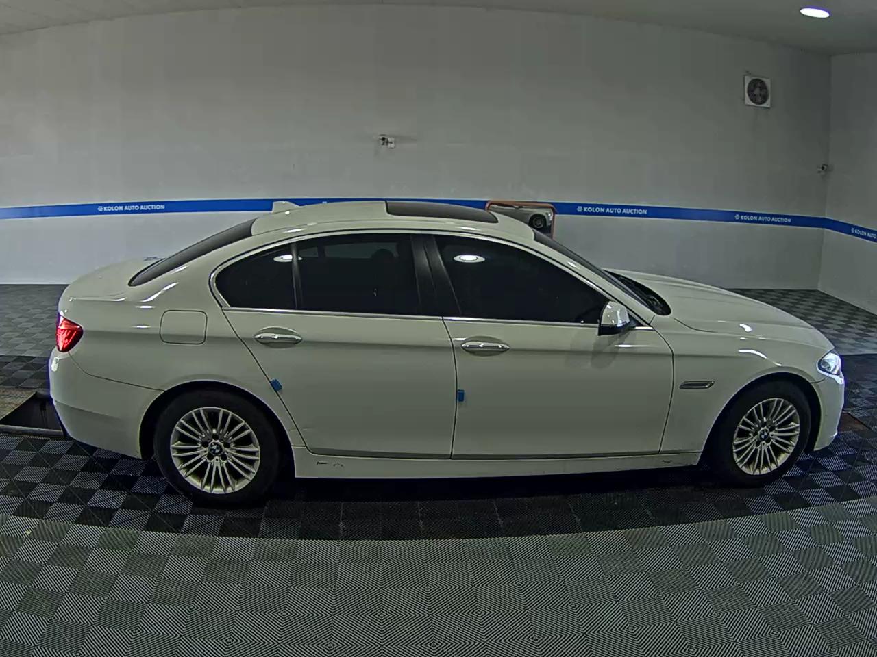 BMW 5 SERIES (6TH GEN) 520d xDRIVE 2015 - zdjęcie 4
