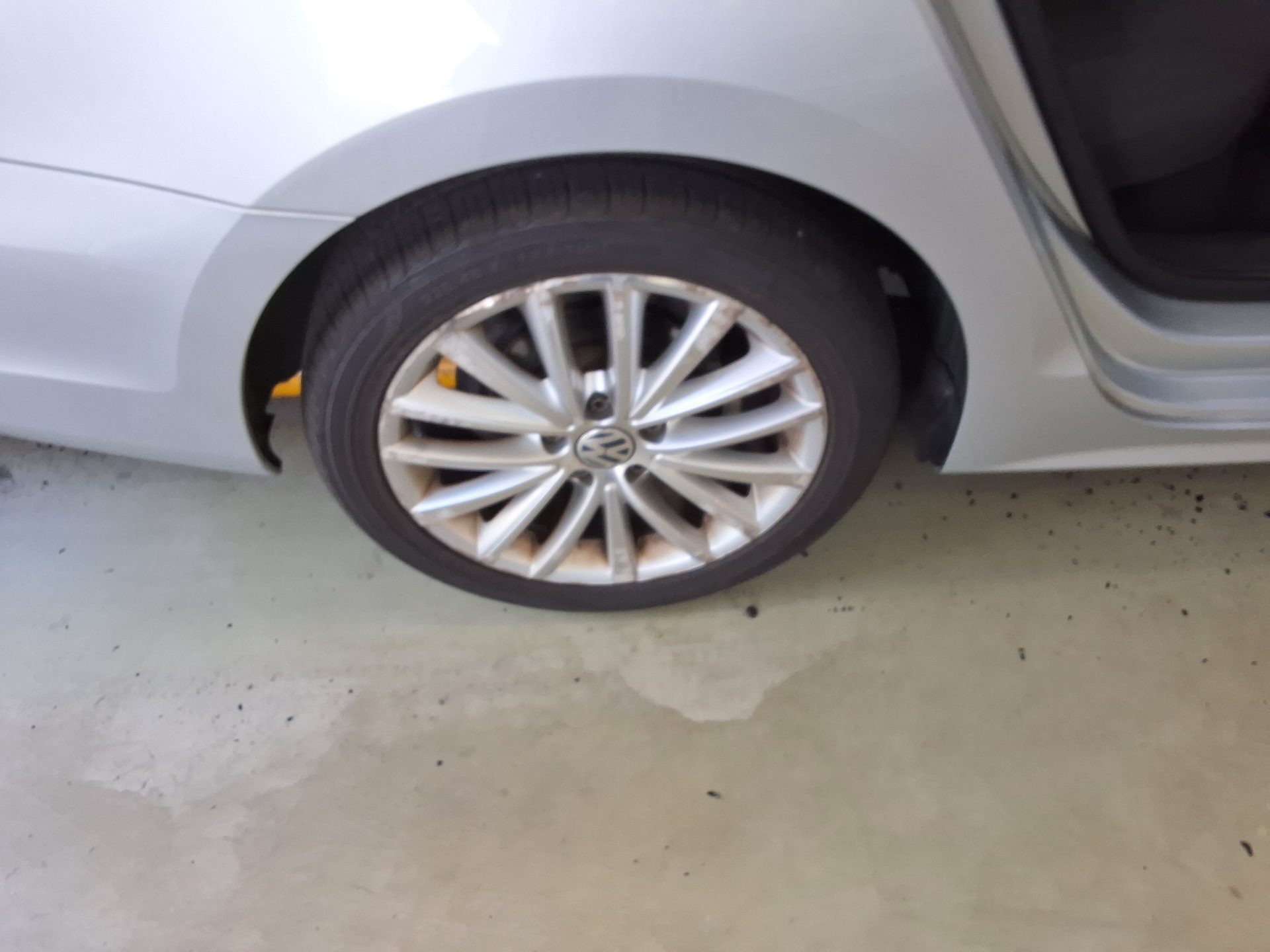 VOLKSWAGEN JETTA (6TH GEN) 1.6 TDI BLUEMOTION 2013 - zdjęcie 24