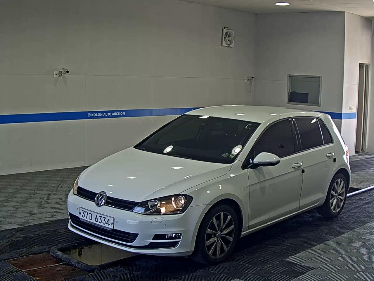 VOLKSWAGEN GOLF (7TH GEN) 1.6 TDI BLUEMOTION 2015 - zdjęcie 2