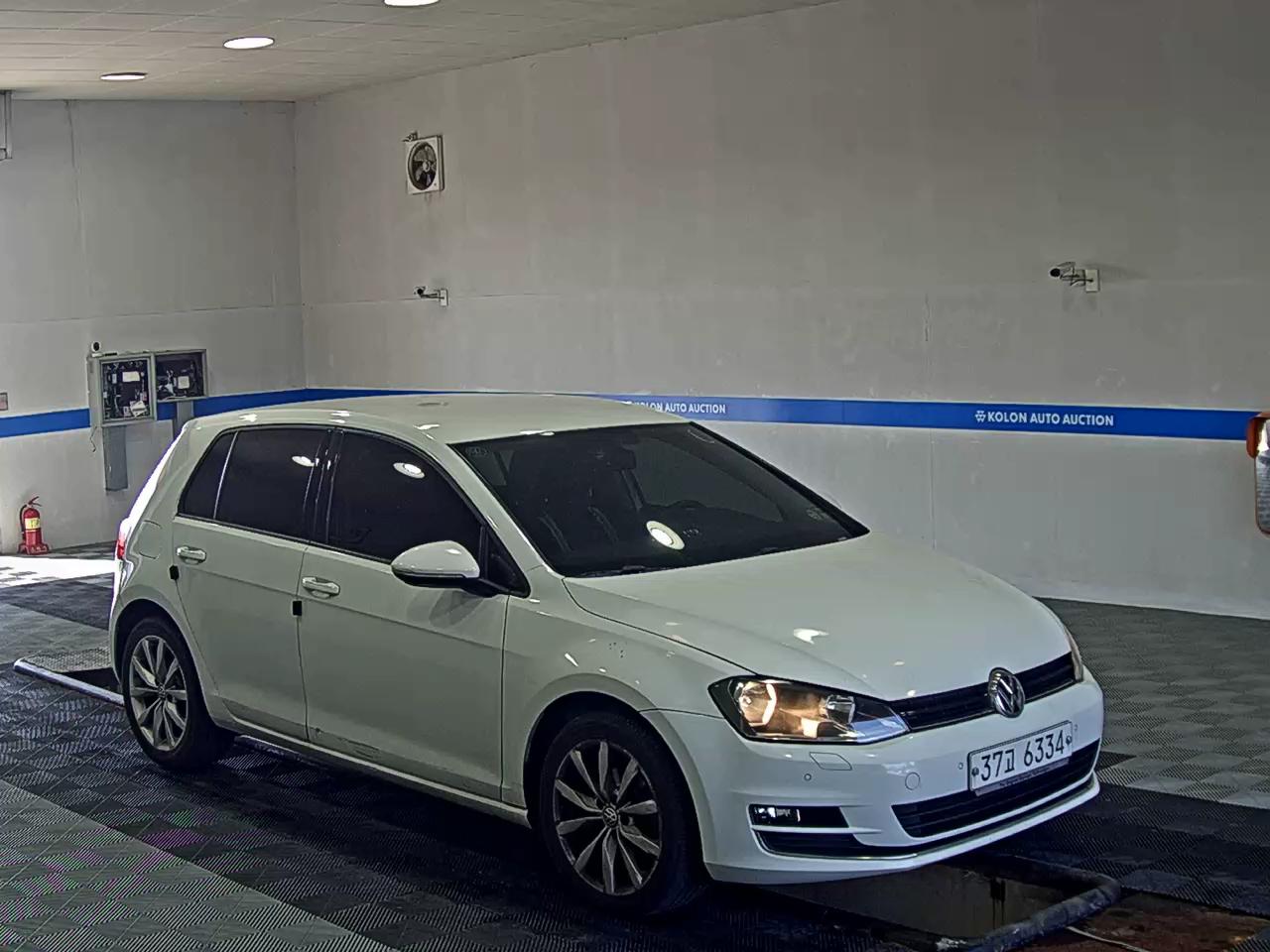 VOLKSWAGEN GOLF (7TH GEN) 1.6 TDI BLUEMOTION 2015 - zdjęcie 3