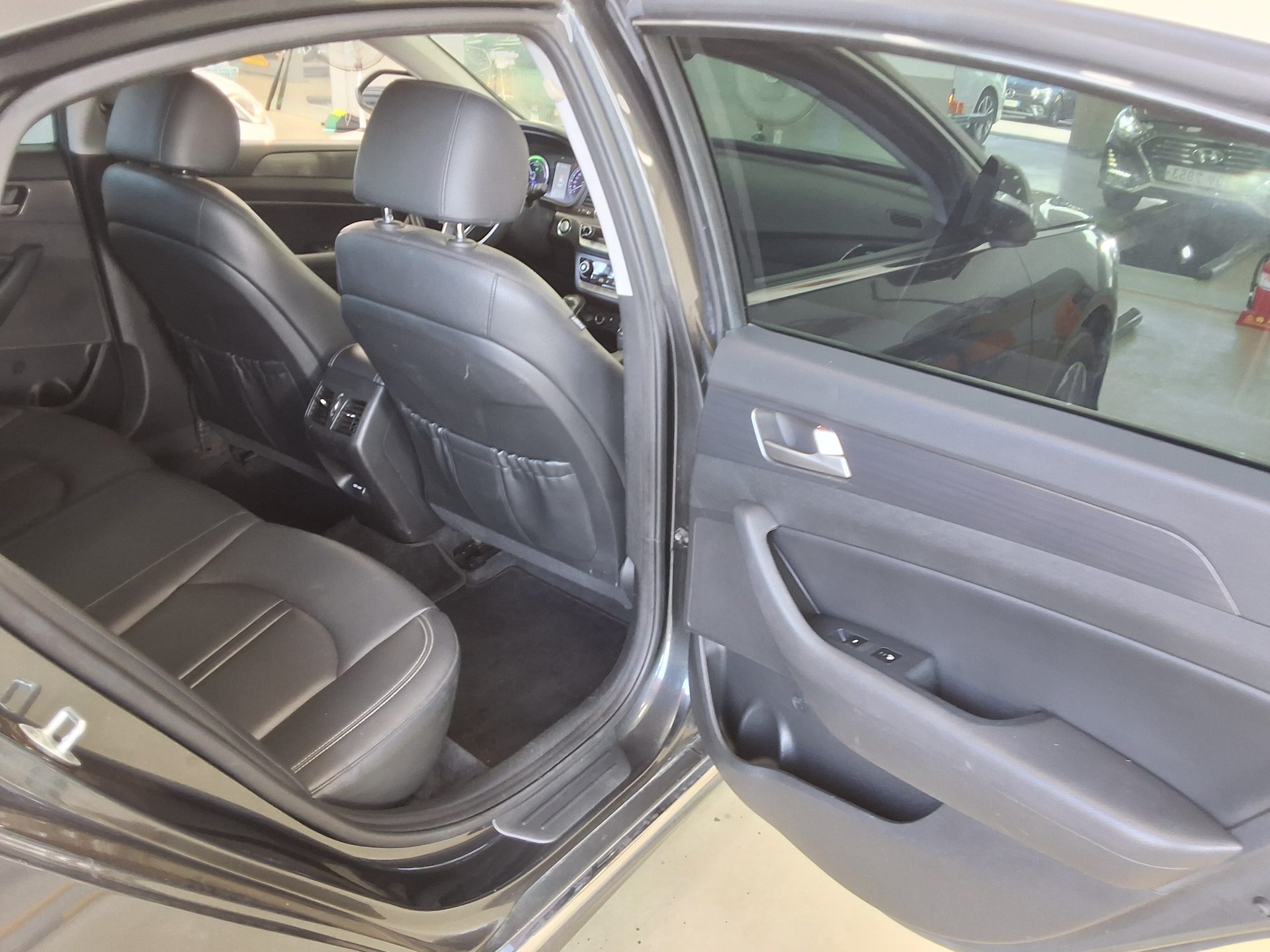 HYUNDAI LF SONATA NEW RISE HYBRID 2.0 P-HEV PREMIUM 2019 - zdjęcie 13