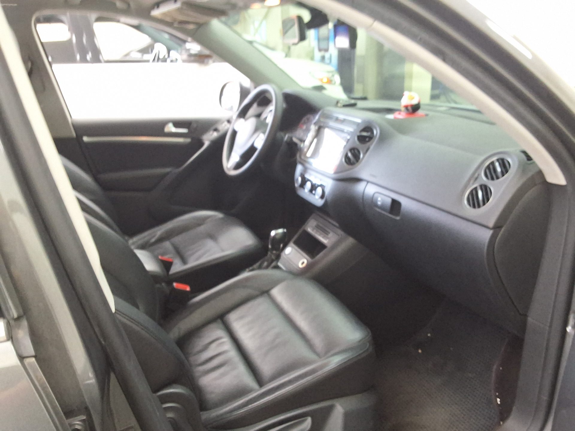 VOLKSWAGEN TIGUAN 2.0 TDI BLUEMOTION COMFORT 2014 - zdjęcie 15