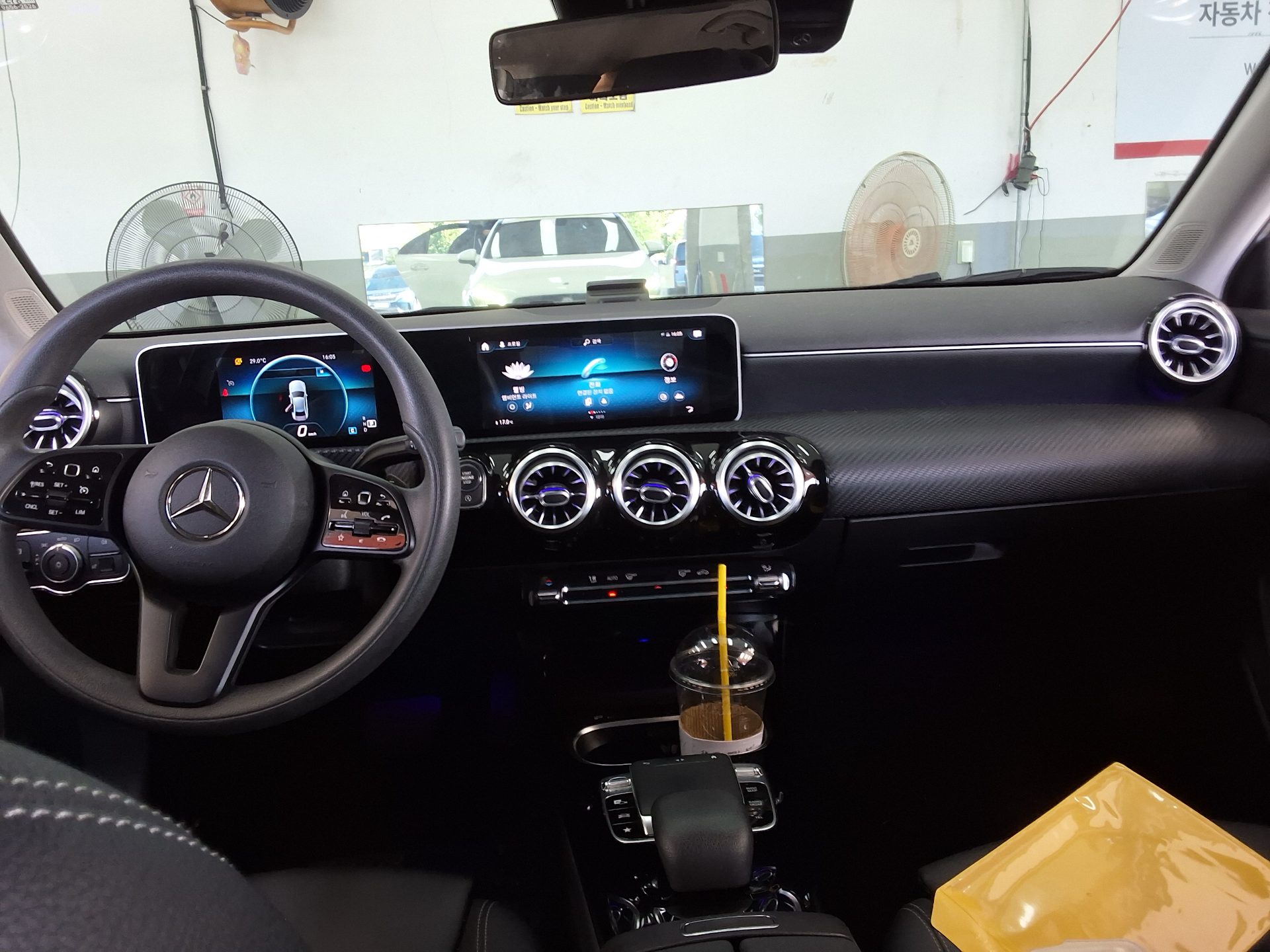 MERCEDES-BENZ A-CLASS (4TH GEN) A250 4MATIC SEDAN 2020 - zdjęcie 11