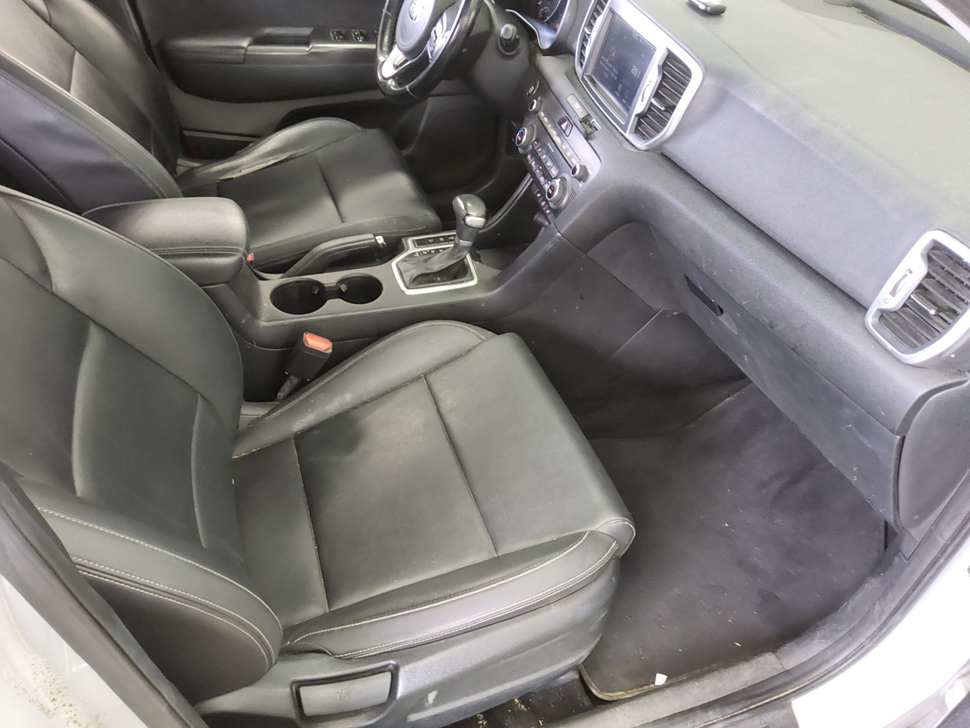 KIA NEW SPORTAGE 1.7 2WD NOBLESSE 2018 - zdjęcie 14