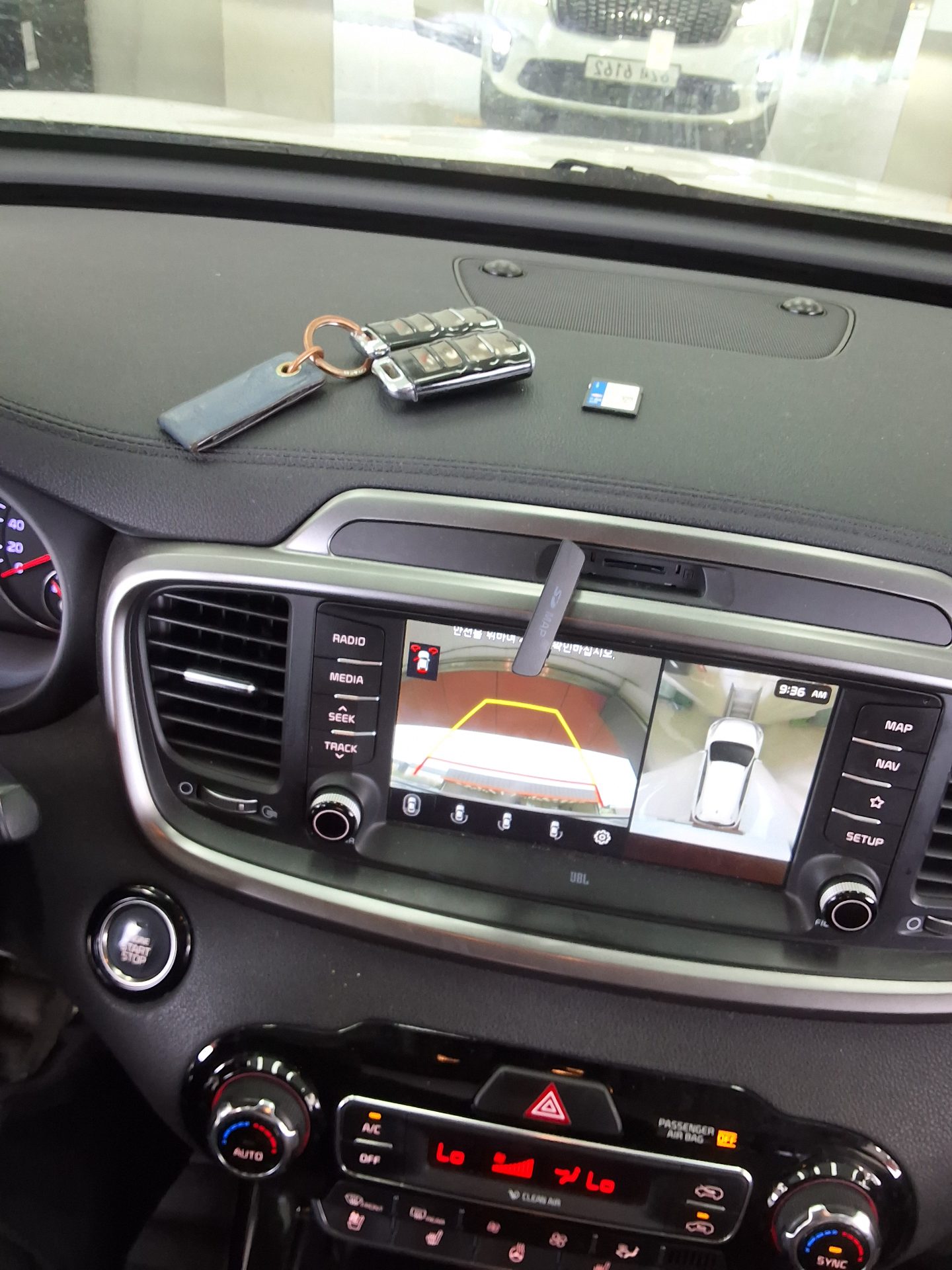 KIA THE NEW SORENTO DIESEL R2.2 2WD NOBLESSE 2018 - zdjęcie 17