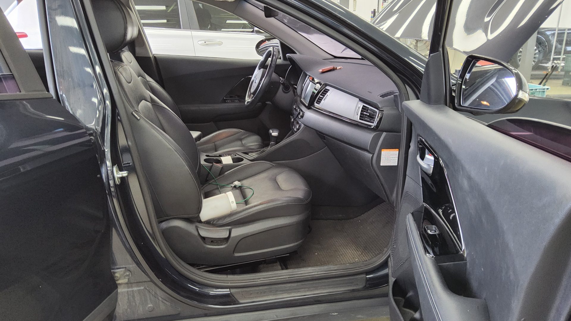 KIA NIRO 1.6 HYBRID PRESTIGE 2017 - zdjęcie 14