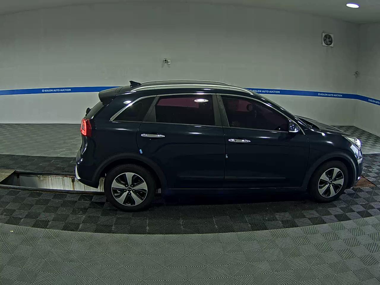 KIA NIRO 1.6 HYBRID PRESTIGE 2017 - zdjęcie 4