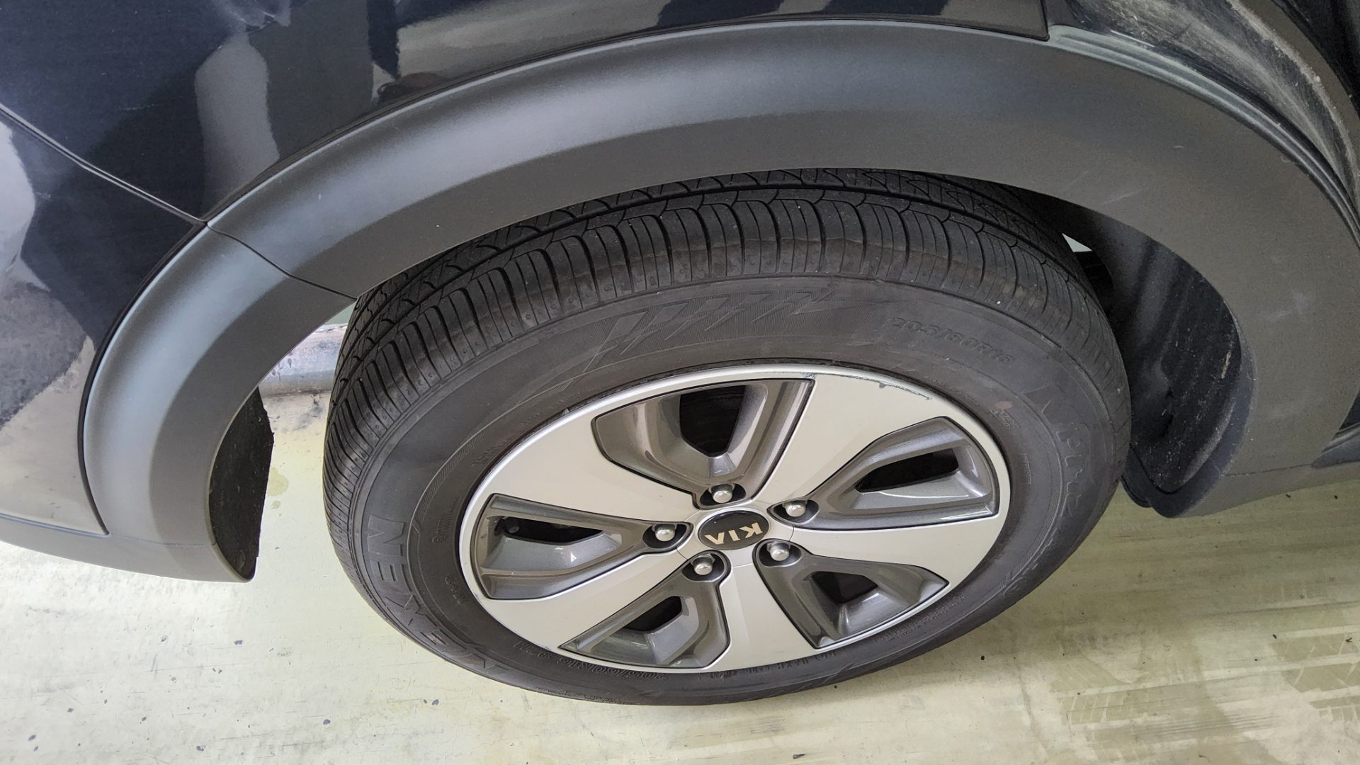 KIA NIRO 1.6 HYBRID PRESTIGE 2018 - zdjęcie 25