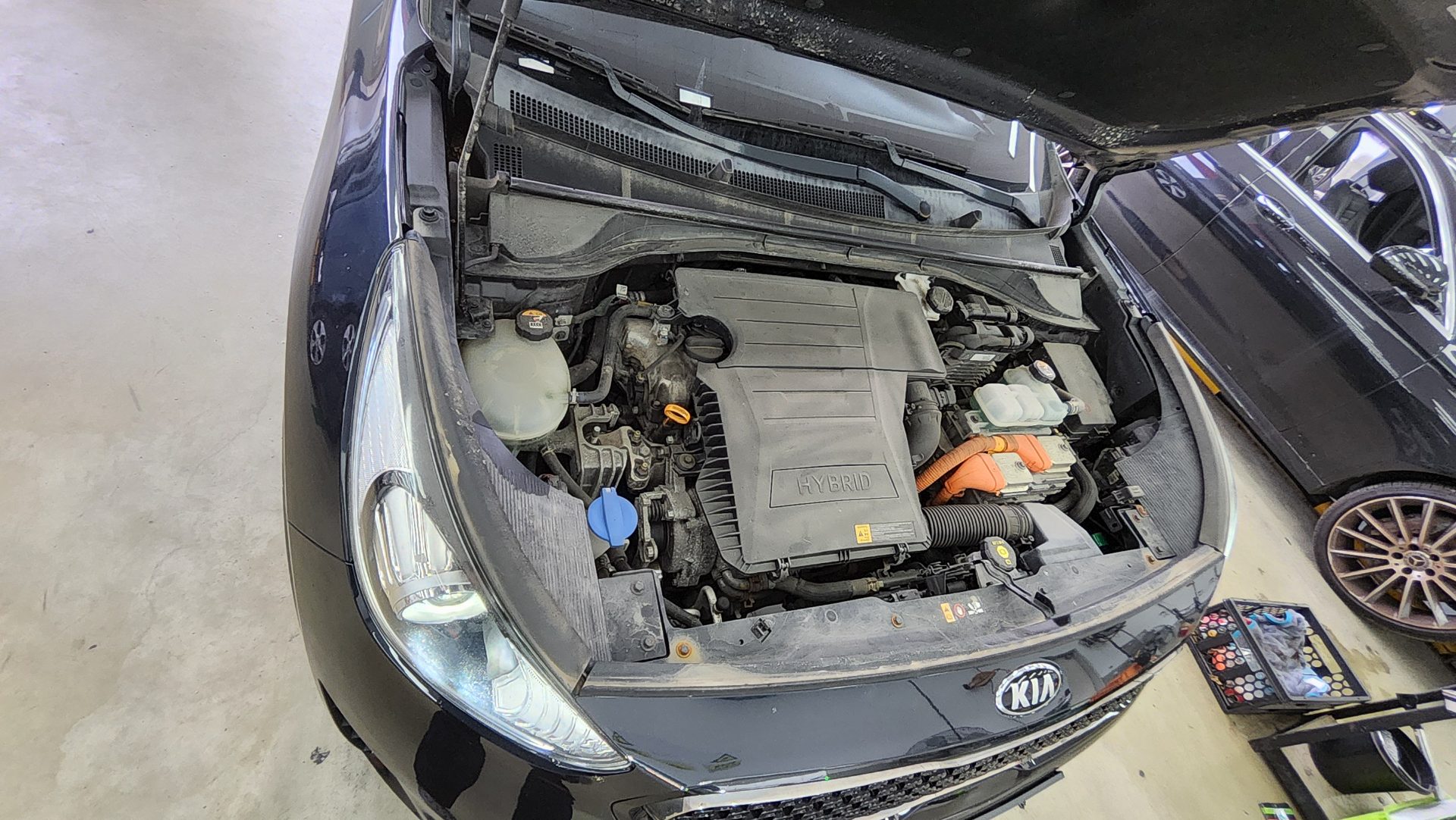 KIA NIRO 1.6 HYBRID PRESTIGE 2018 - zdjęcie 20