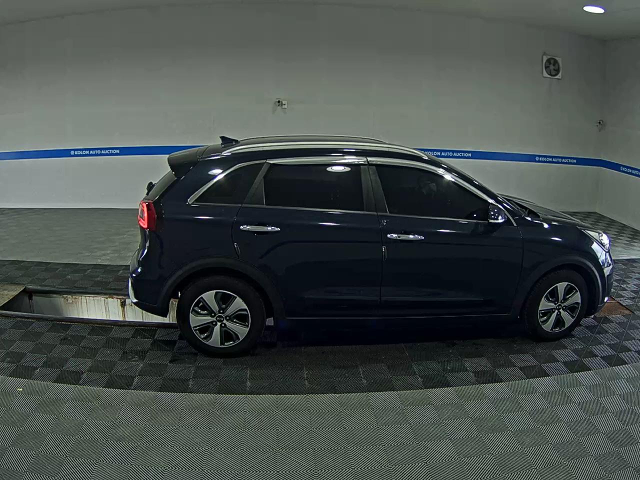 KIA NIRO 1.6 HYBRID PRESTIGE 2018 - zdjęcie 4