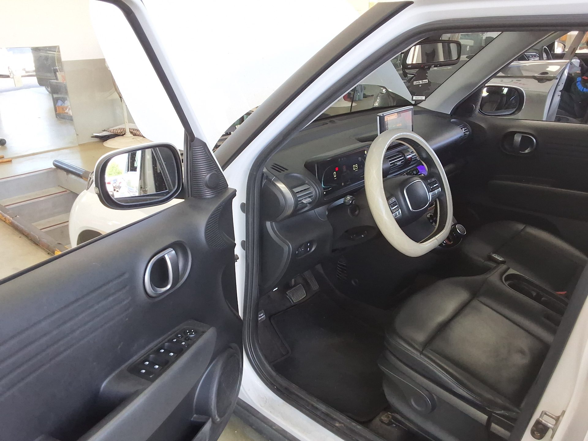 HYUNDAI CASPER GASOLINE 1.0 TURBO THE ESSENTIAL 2023 - zdjęcie 10