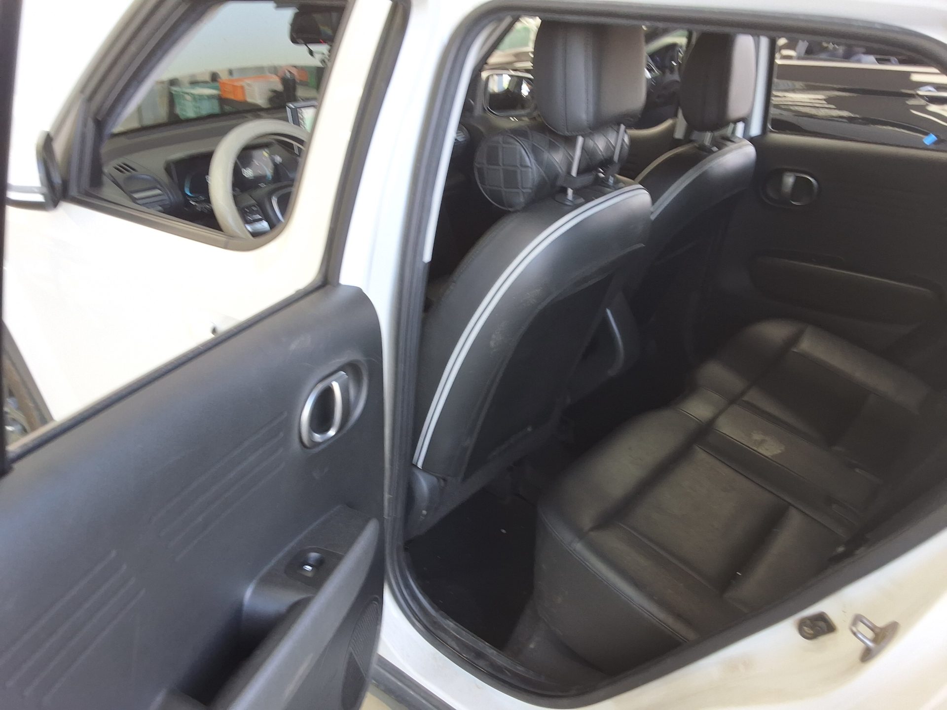 HYUNDAI CASPER GASOLINE 1.0 TURBO THE ESSENTIAL 2023 - zdjęcie 12