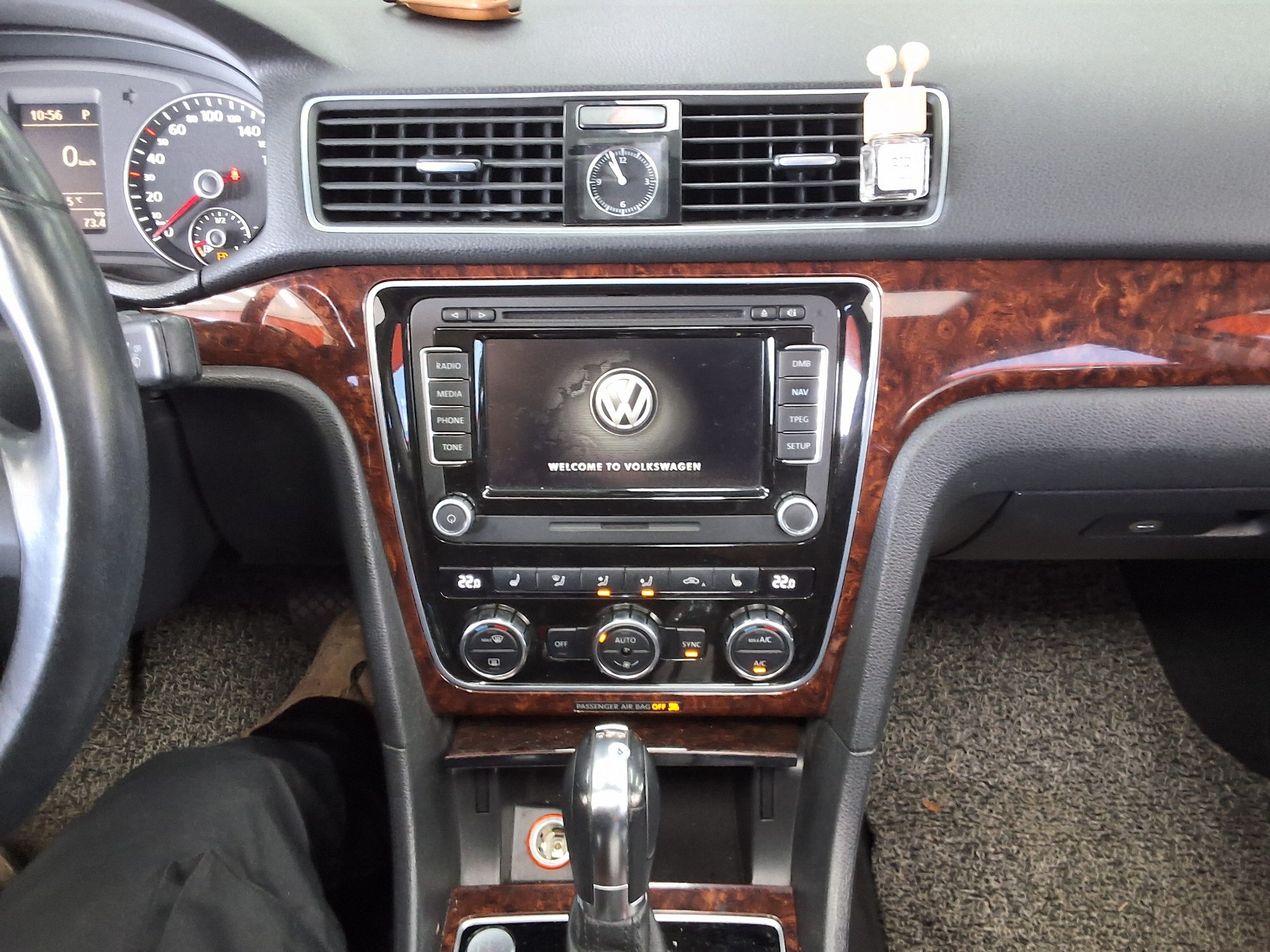 VOLKSWAGEN THE NEW PASSAT (7TH GEN) 2.0 TDI 2013 - zdjęcie 24