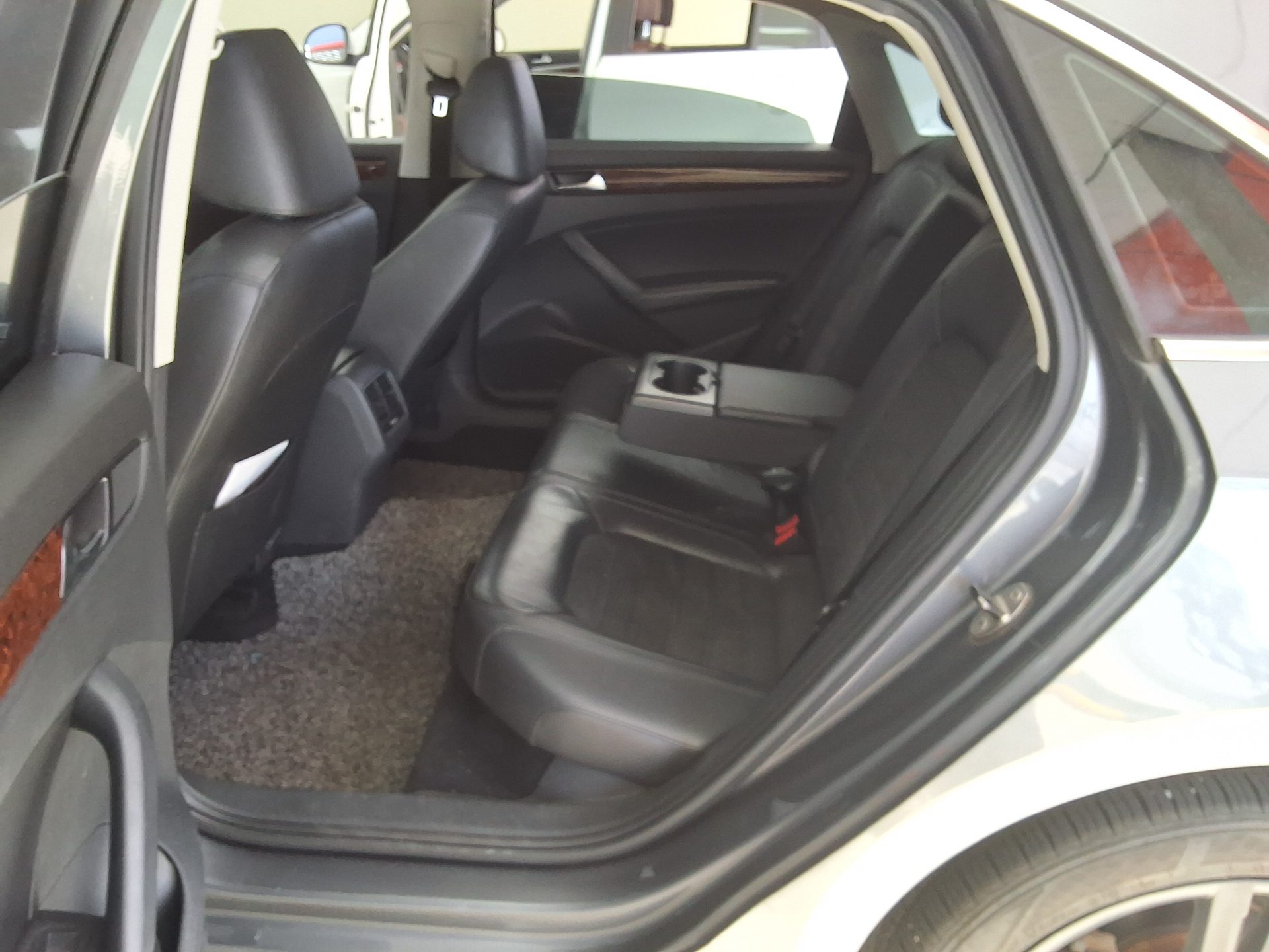 VOLKSWAGEN THE NEW PASSAT (7TH GEN) 2.0 TDI 2013 - zdjęcie 13