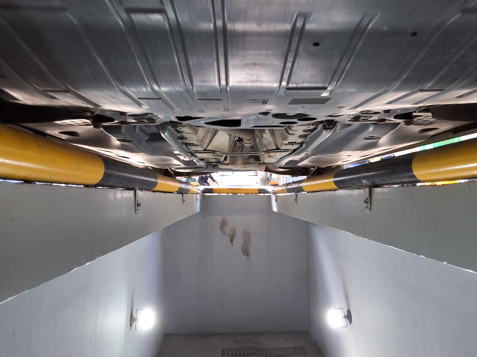 VOLKSWAGEN THE NEW PASSAT (7TH GEN) 2.0 TDI 2013 - zdjęcie 9