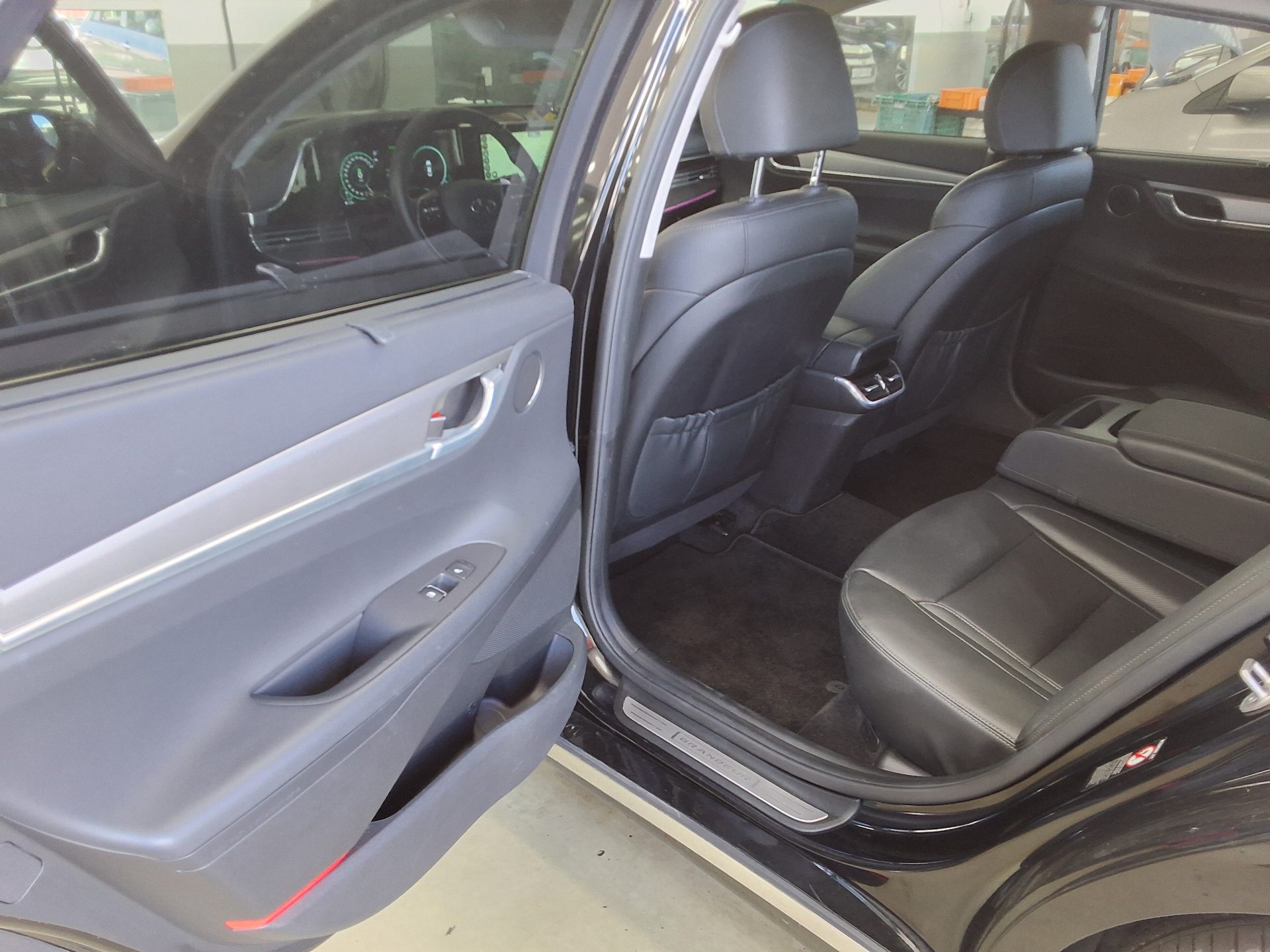 HYUNDAI THE NEW GRANDEUR IG HYBRID 2.4 HEV LE BLANC 2023 - zdjęcie 15