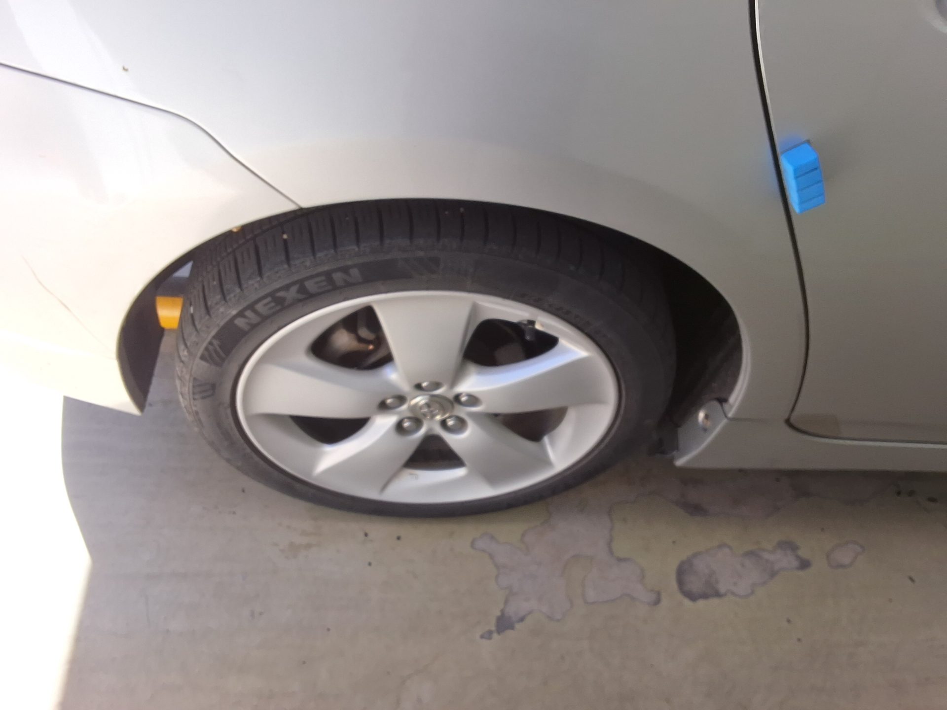 TOYOTA PRIUS (3RD GEN) 1.8 2011 - zdjęcie 22