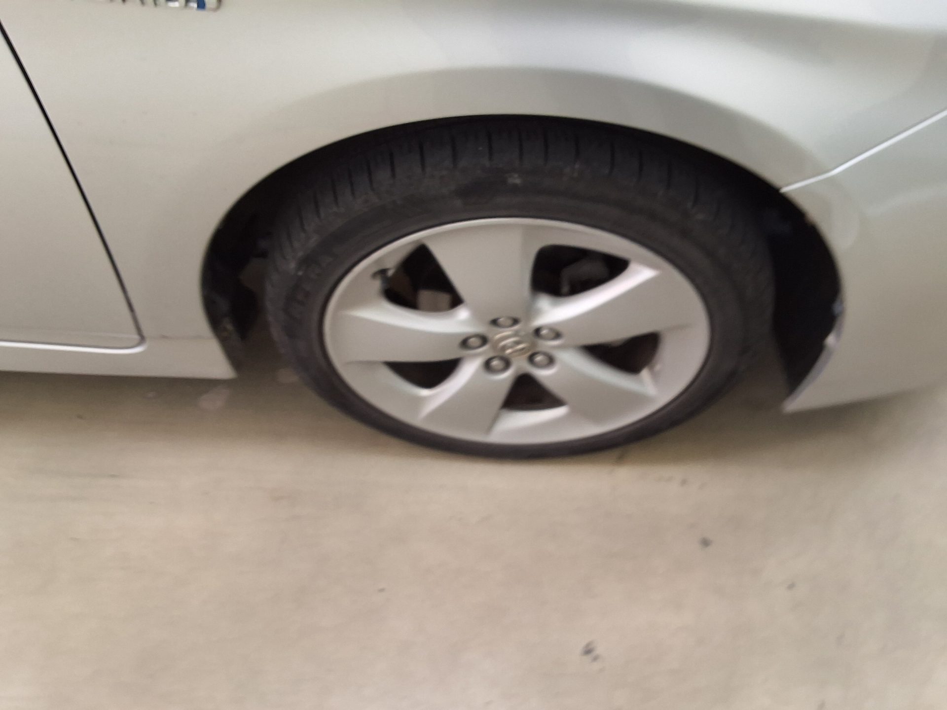 TOYOTA PRIUS (3RD GEN) 1.8 2011 - zdjęcie 21