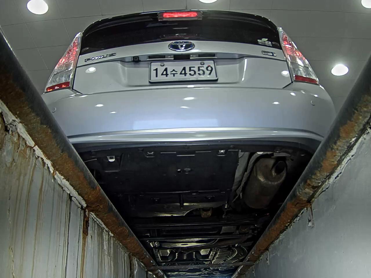 TOYOTA PRIUS (3RD GEN) 1.8 2011 - zdjęcie 8